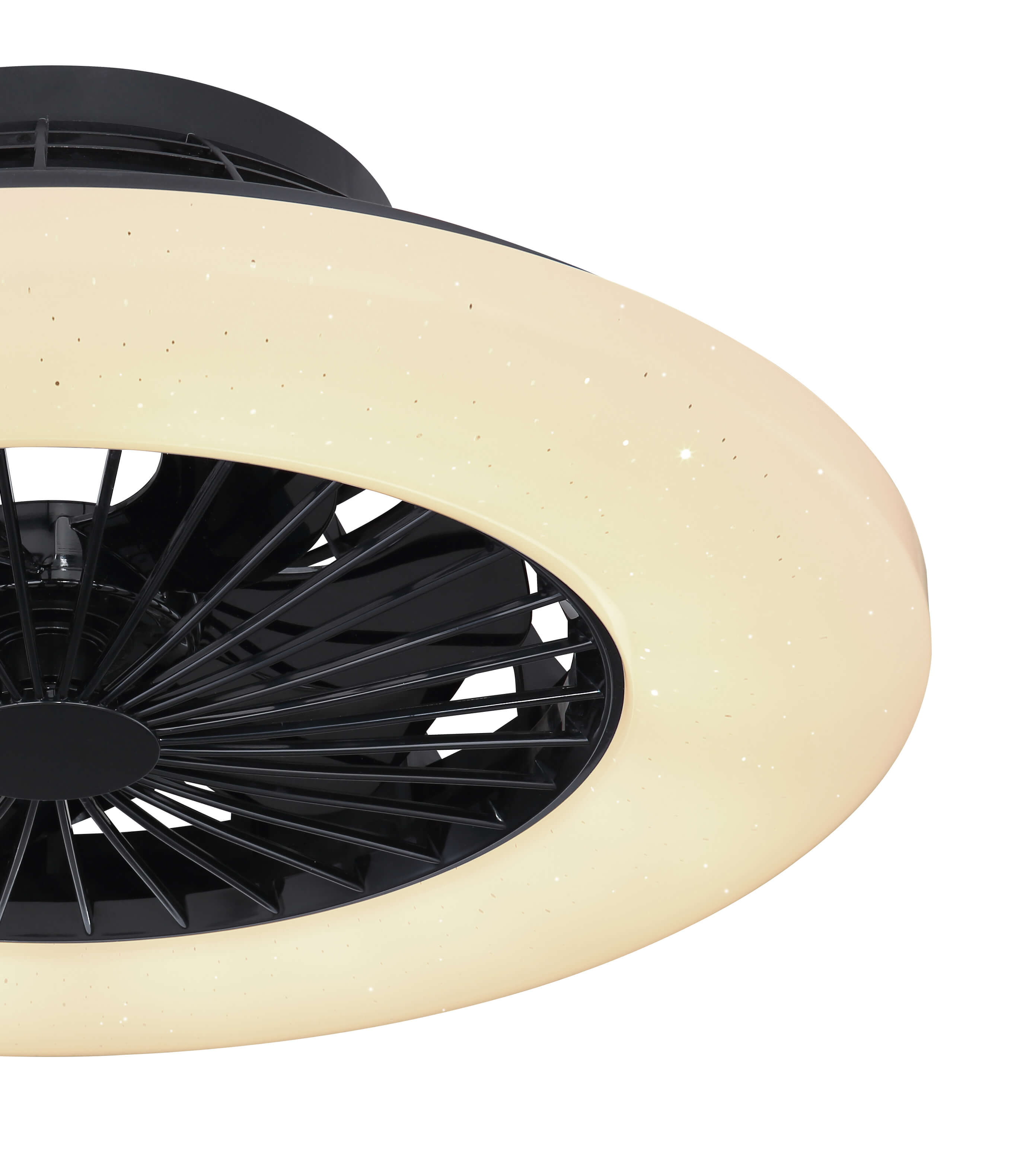 Nahaufnahme eines schwarzen Deckenventilators mit beleuchtetem Ring. Das Licht hat ein gepunktetes Muster.