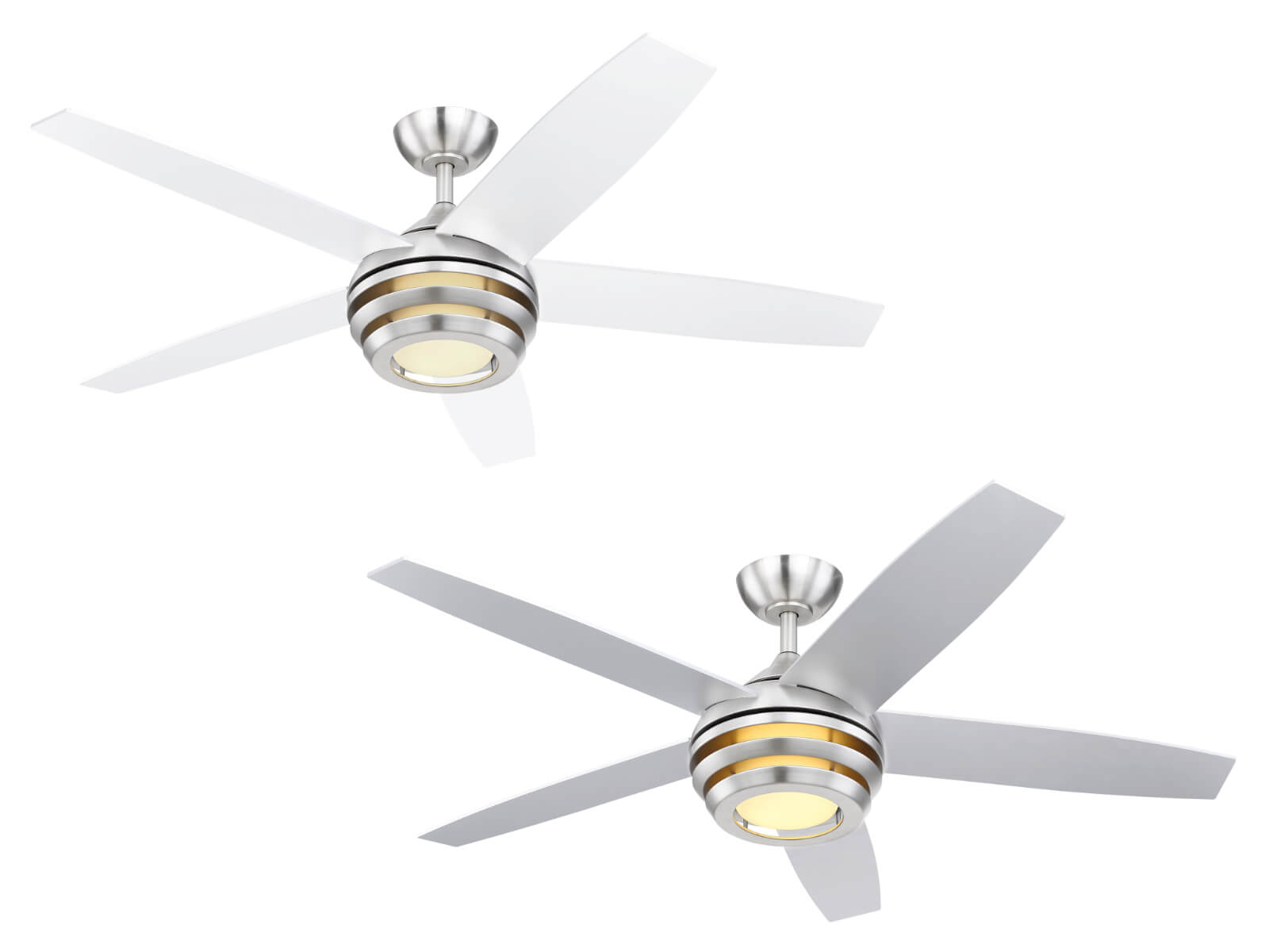 Zwei Deckenventilatoren, silber und weiß, je fünf Flügel. Weißer Hintergrund.
