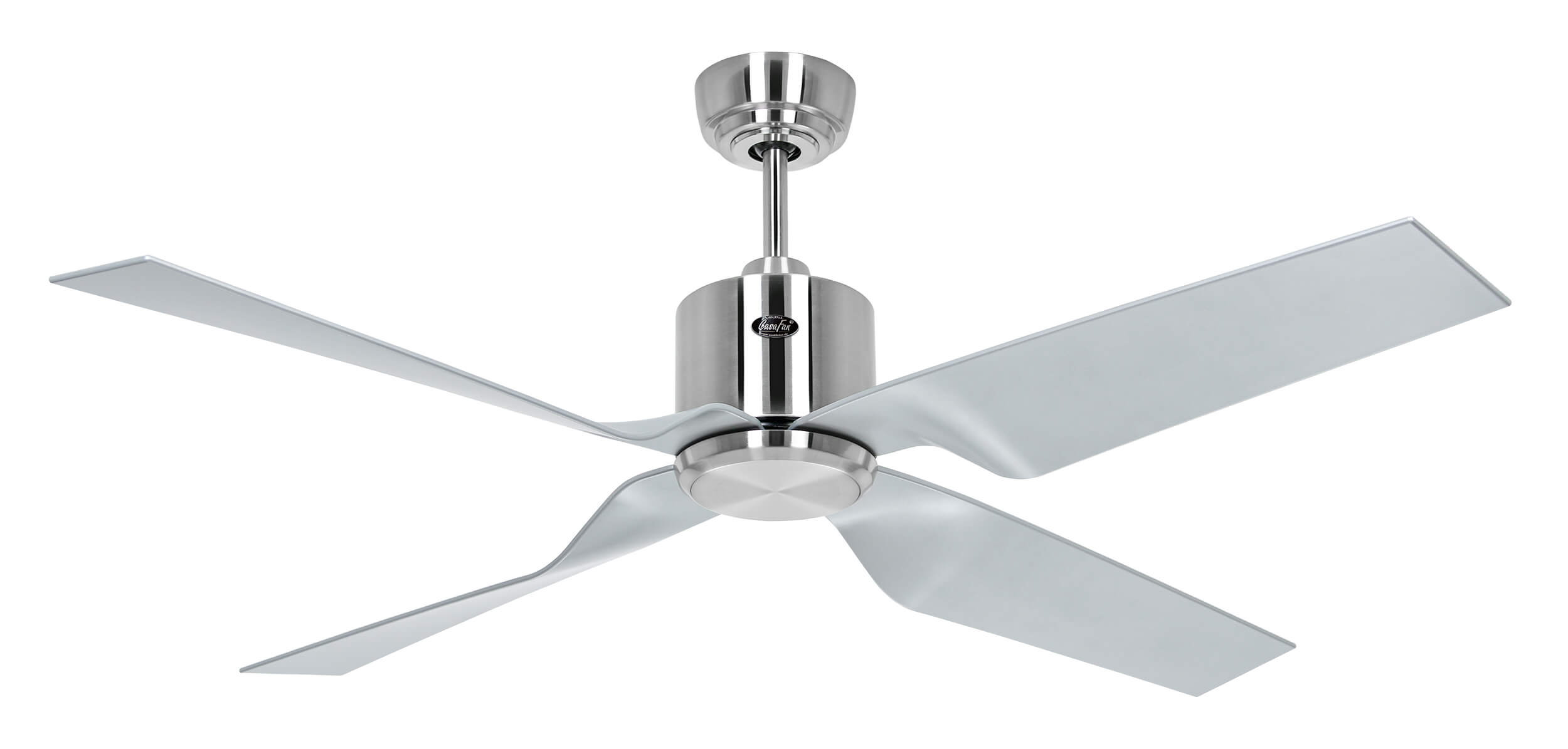 Silberner und chromfarbener Deckenventilator. Vier Flügel.