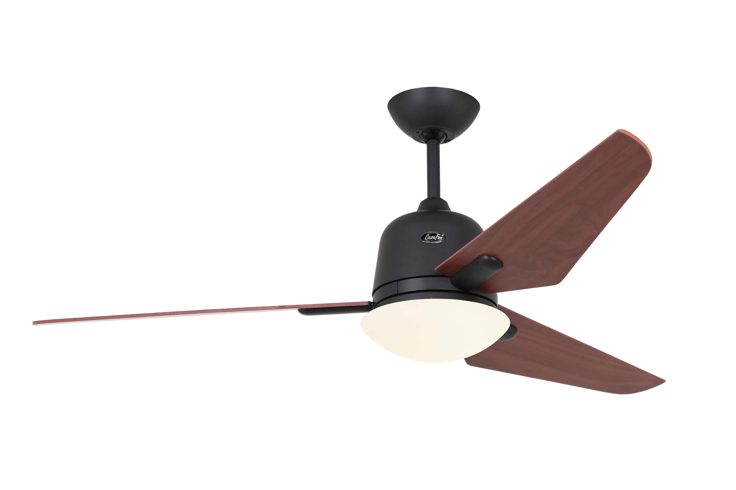 Schwarzer Deckenventilator mit Holzflügeln und einer Leuchte.