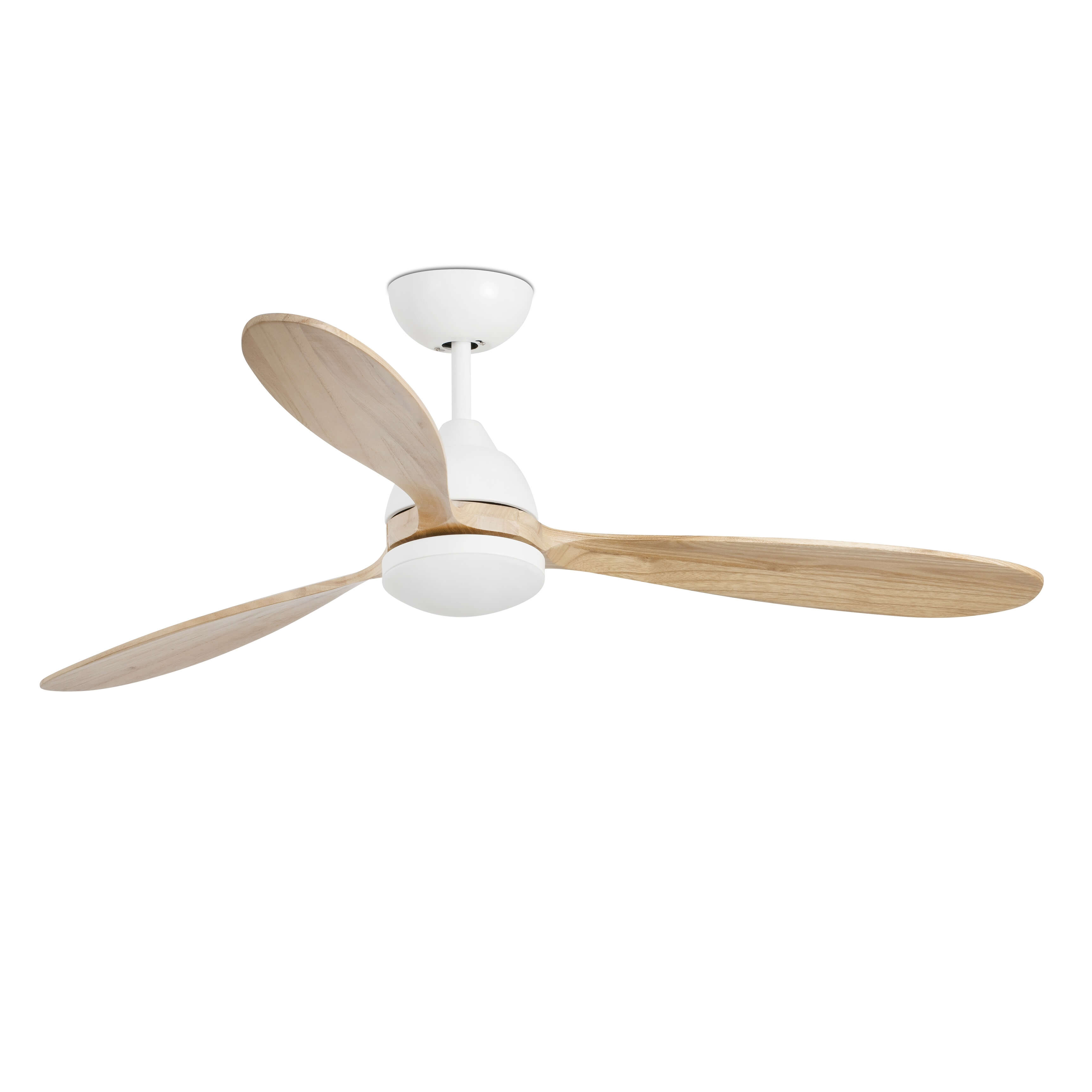 Ventilatore da soffitto bianco con tre pale in legno su sfondo bianco.