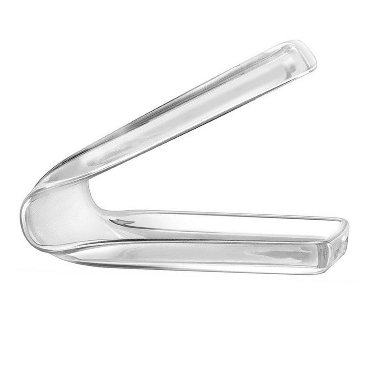 Eine klare, transparente, flexible Handyhülle, leicht gebogen, auf weißem Hintergrund.