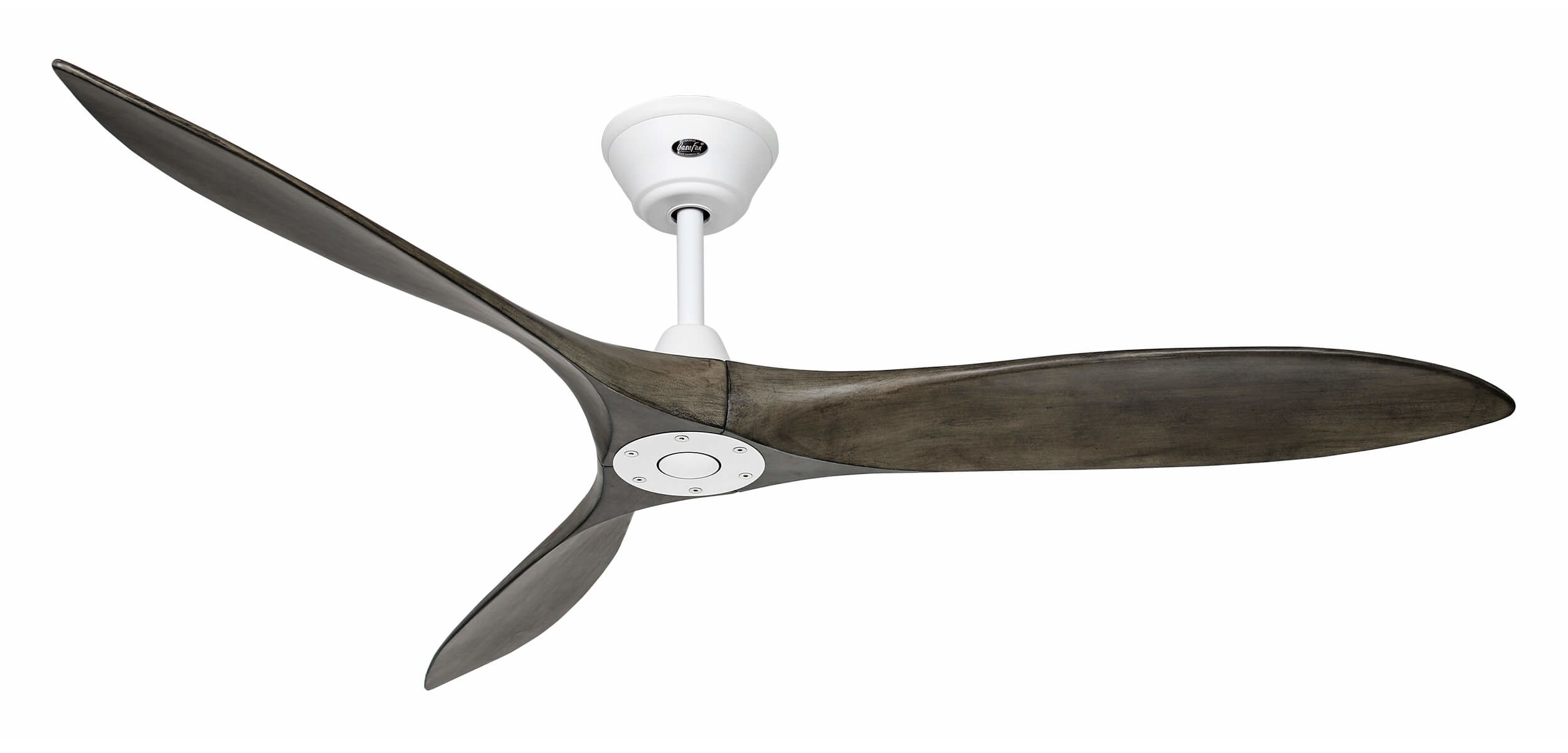 Ventilatore da soffitto bianco con tre pale curve effetto legno. Il motore è bianco.