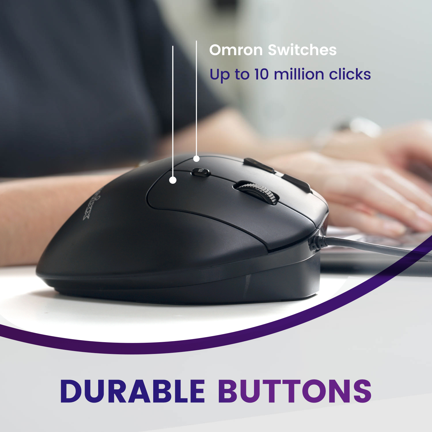 Schwarze ergonomische Maus. Text sagt 'Omron Switches Up to 10 million clicks'.