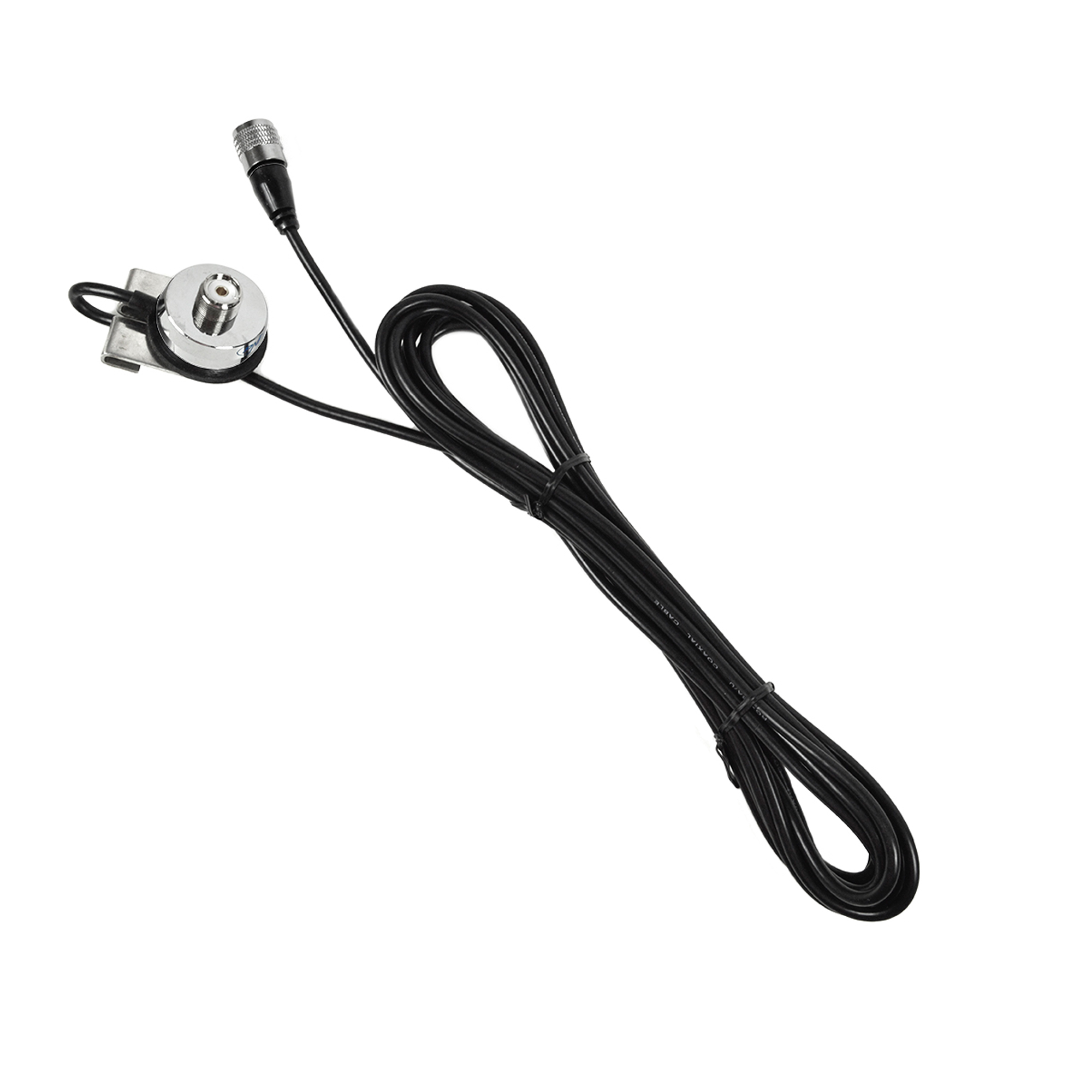 Schwarzes CB-Antennenkabel auf Weiß. Enthält einen Stecker und ein schwarzes Kabel.