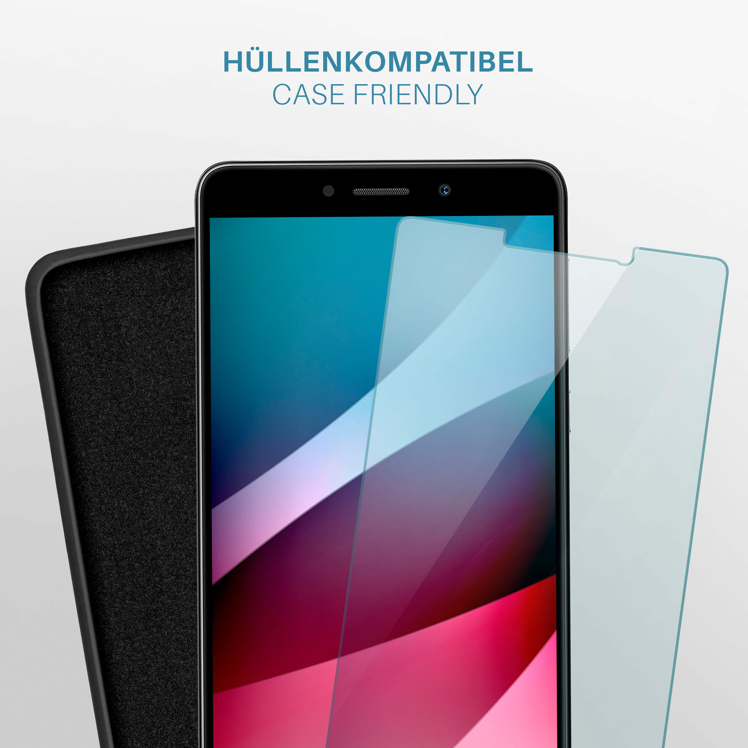 Ein Smartphone mit Displayschutzfolie und Handyhülle auf weißem Hintergrund.