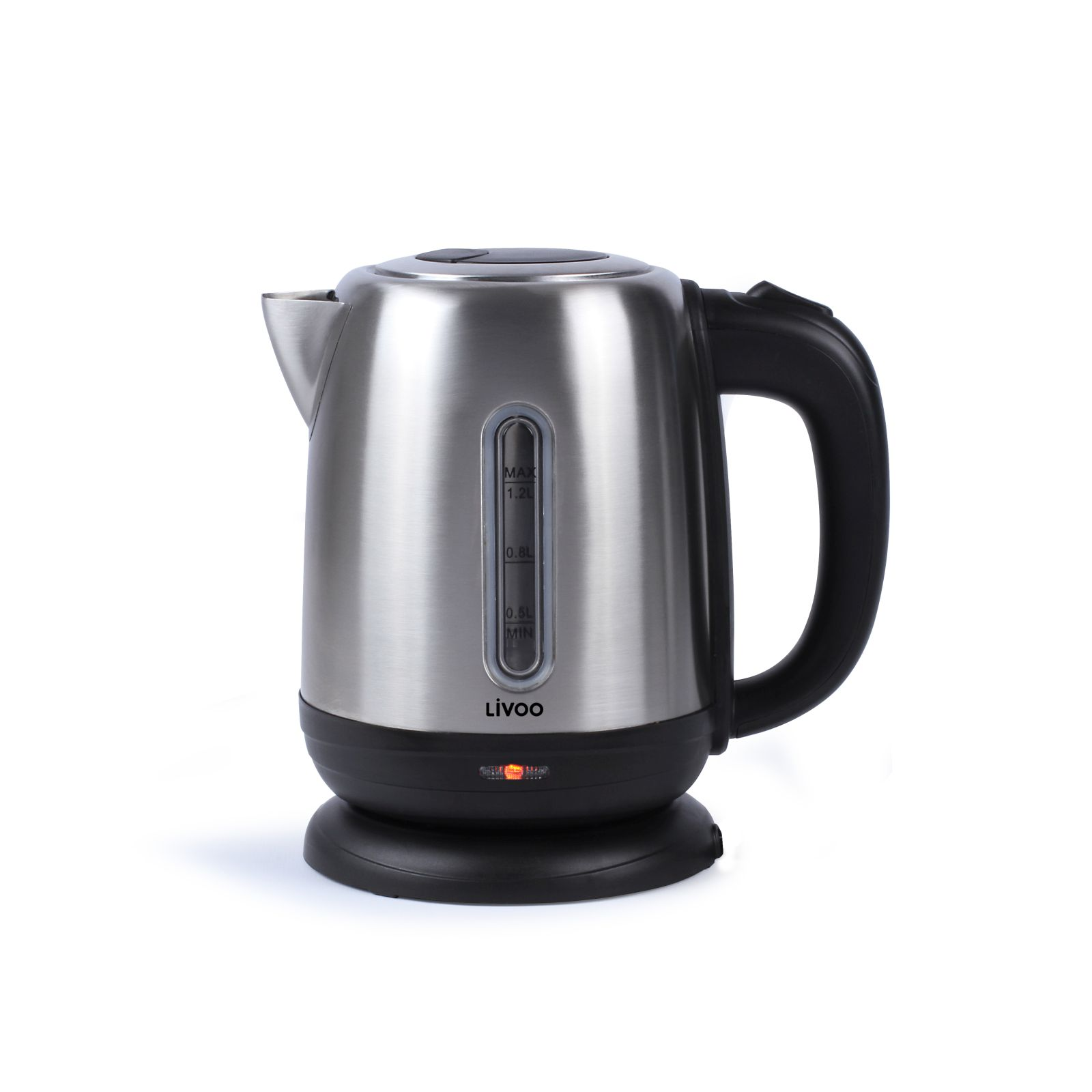 Bollitore elettrico in acciaio inox con base nera, isolato.