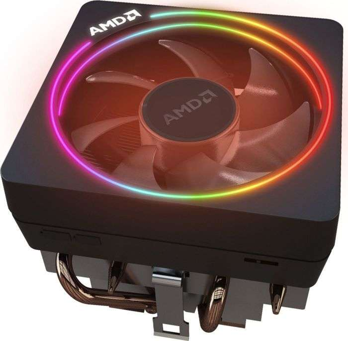 Siyah AMD CPU soğutucu, RGB aydınlatmalı, beyaz zemin üzerinde.