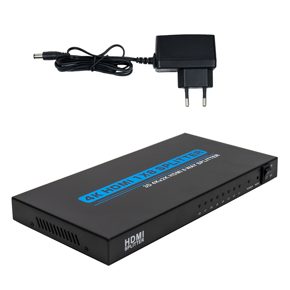 Schwarzer HDMI-Splitter mit Netzteil. Splitter hat Anschlüsse, Schalter und Power/Reset-Tasten. Weißer Hintergrund.