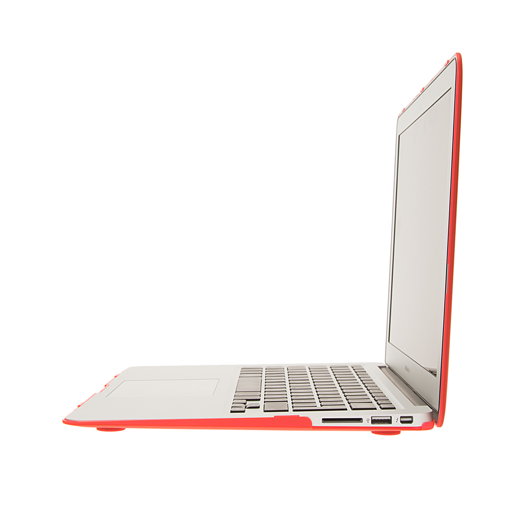 Laptop in roter Hülle, offen und von der Seite, auf weißem Hintergrund.