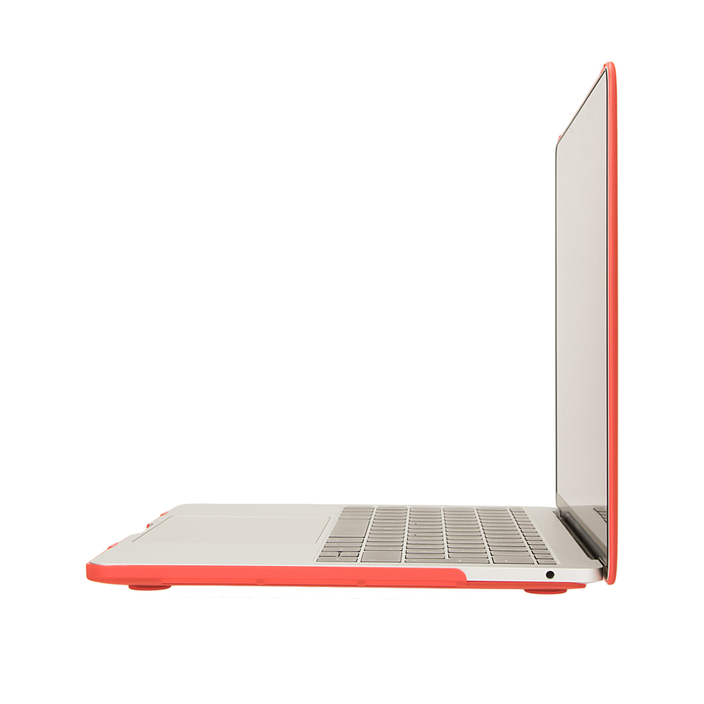 Ein Laptop in einem roten Gehäuse ist seitlich geöffnet. Der Bildschirm ist hell. Weißer Hintergrund.