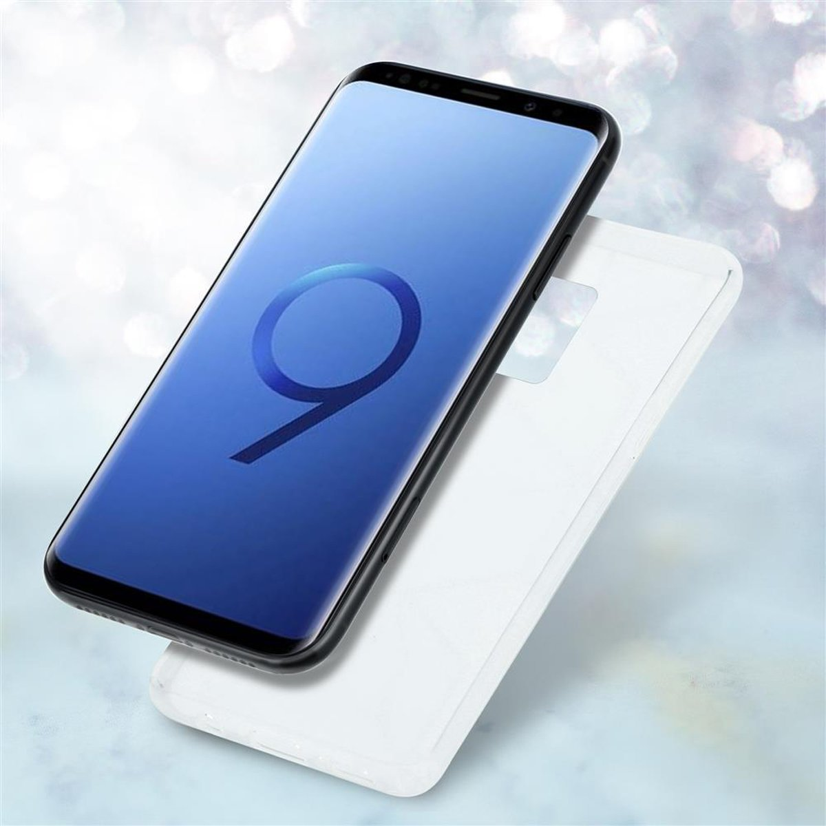 Telefono con schermo blu, con custodia bianca, angolato su una superficie bianca, sfondo sfocato.