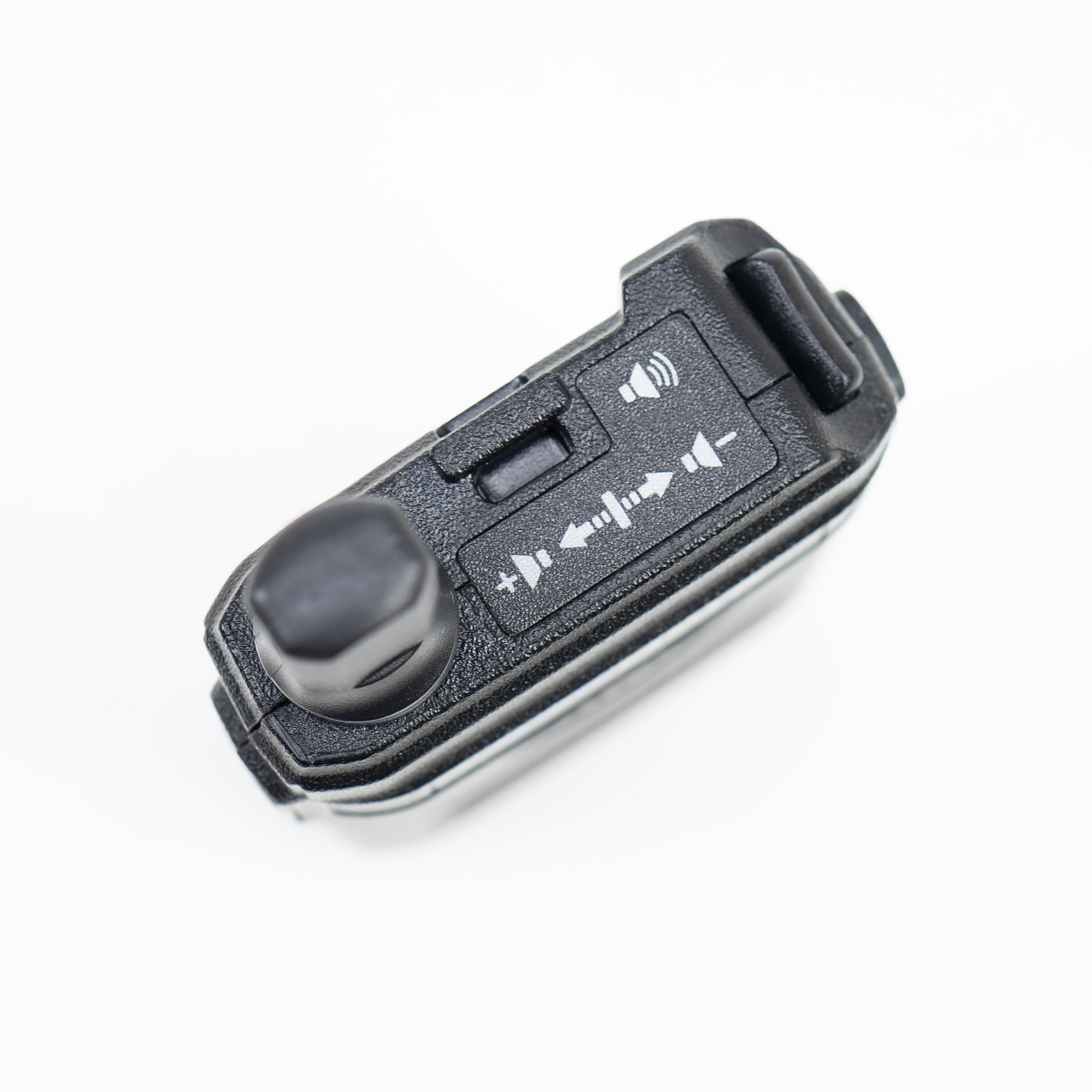Draufsicht auf ein schwarzes Walkie-Talkie mit Lautstärke- und Kanalwahltasten und einem Lautsprecher.