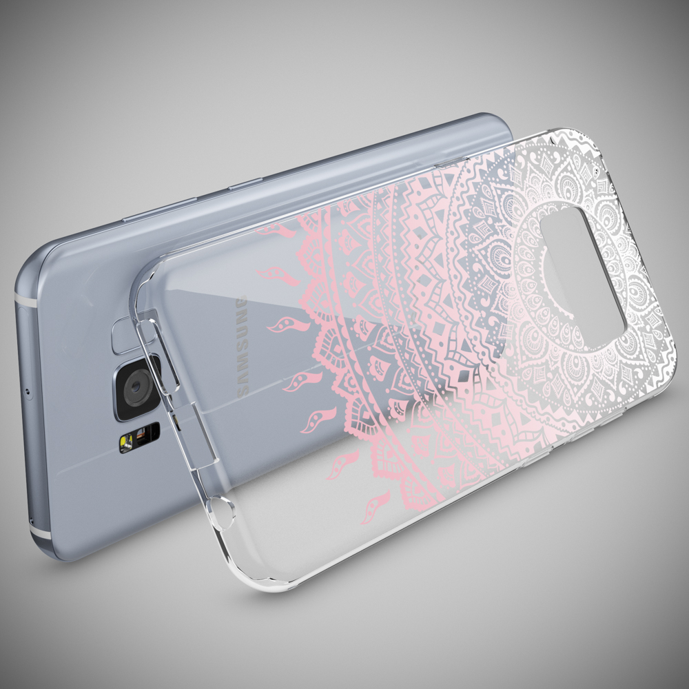 Un teléfono con una funda transparente que muestra un diseño de mandala rosa. Fondo gris.