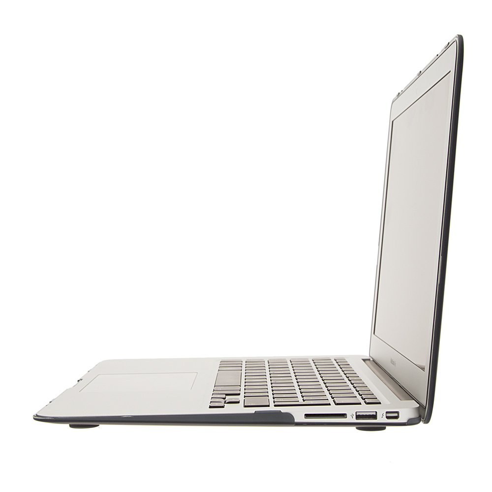 Laptop, Seitenansicht. Tastatur, Trackpad und Anschlüsse sichtbar. Hintergrund: weiß.