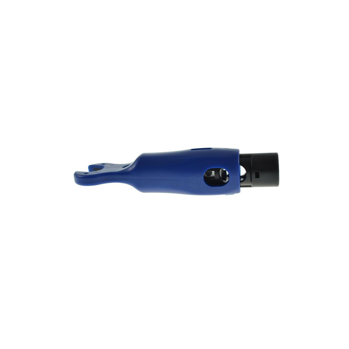 Blaues Kunststoffwerkzeug mit schwarzem Stecker. Weißer Hintergrund.