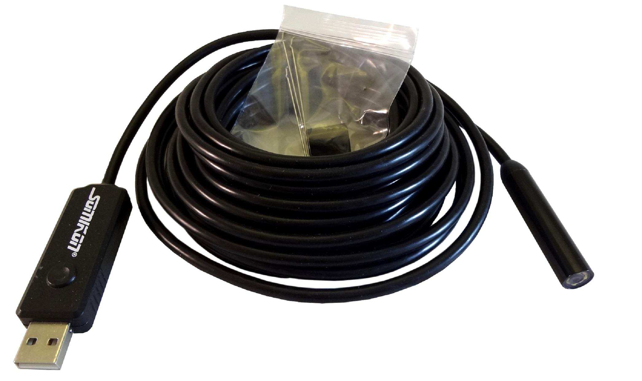 Schwarzes, flexibles Spiralkabel mit USB-Anschluss und einer kleinen, durchsichtigen Tüte mit schwarzem Kameraende.