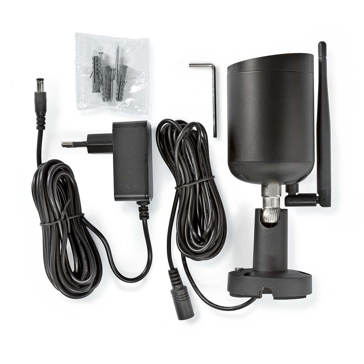 Cámara negra con antena, cables y adaptador. Todo en superficie blanca, vista superior.