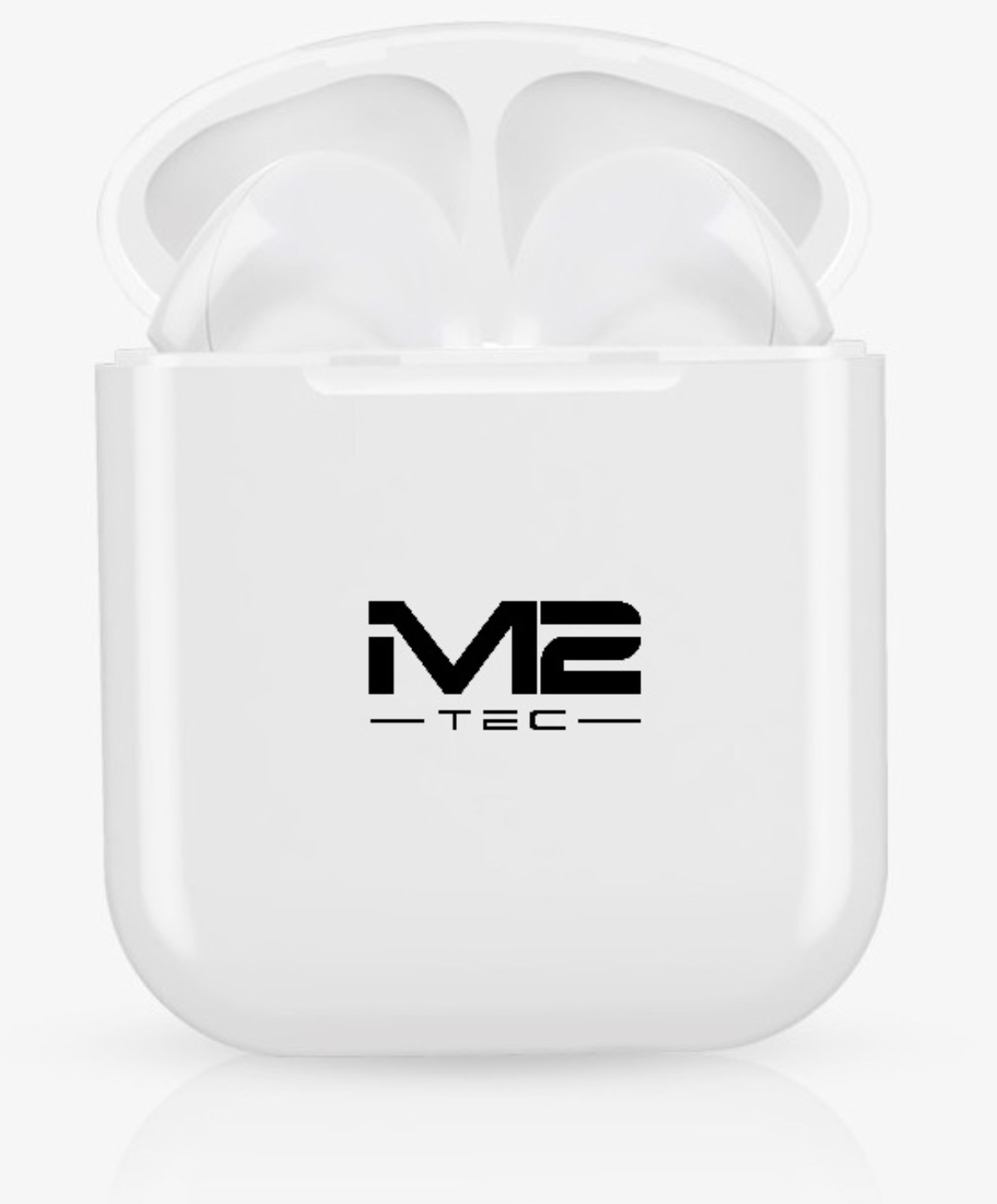 Weißes Ohrhörer-Ladecase mit M2-TEC-Logo. Weißer Hintergrund.