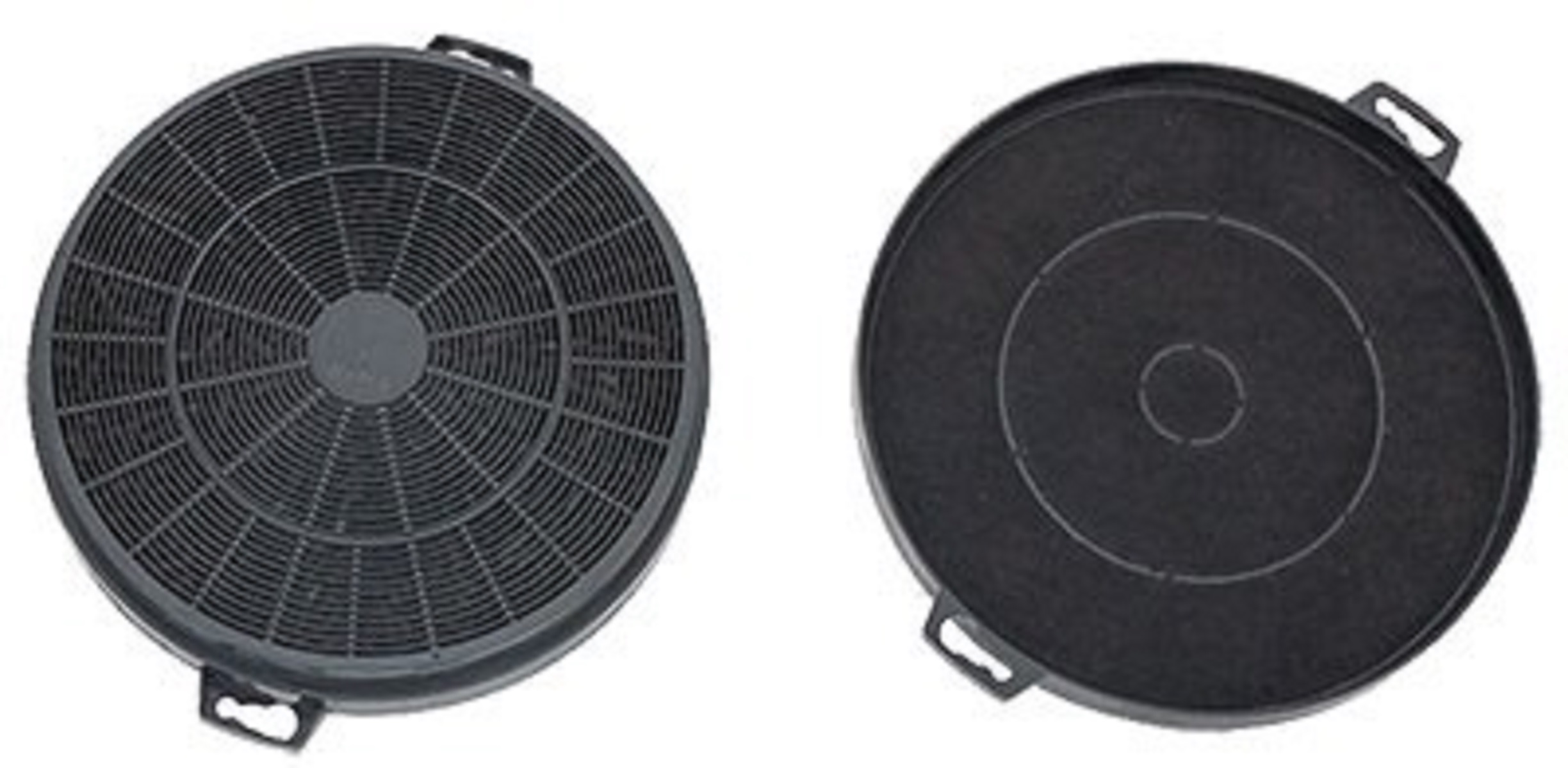 Zwei runde schwarze Aktivkohlefilter für eine Dunstabzugshaube.