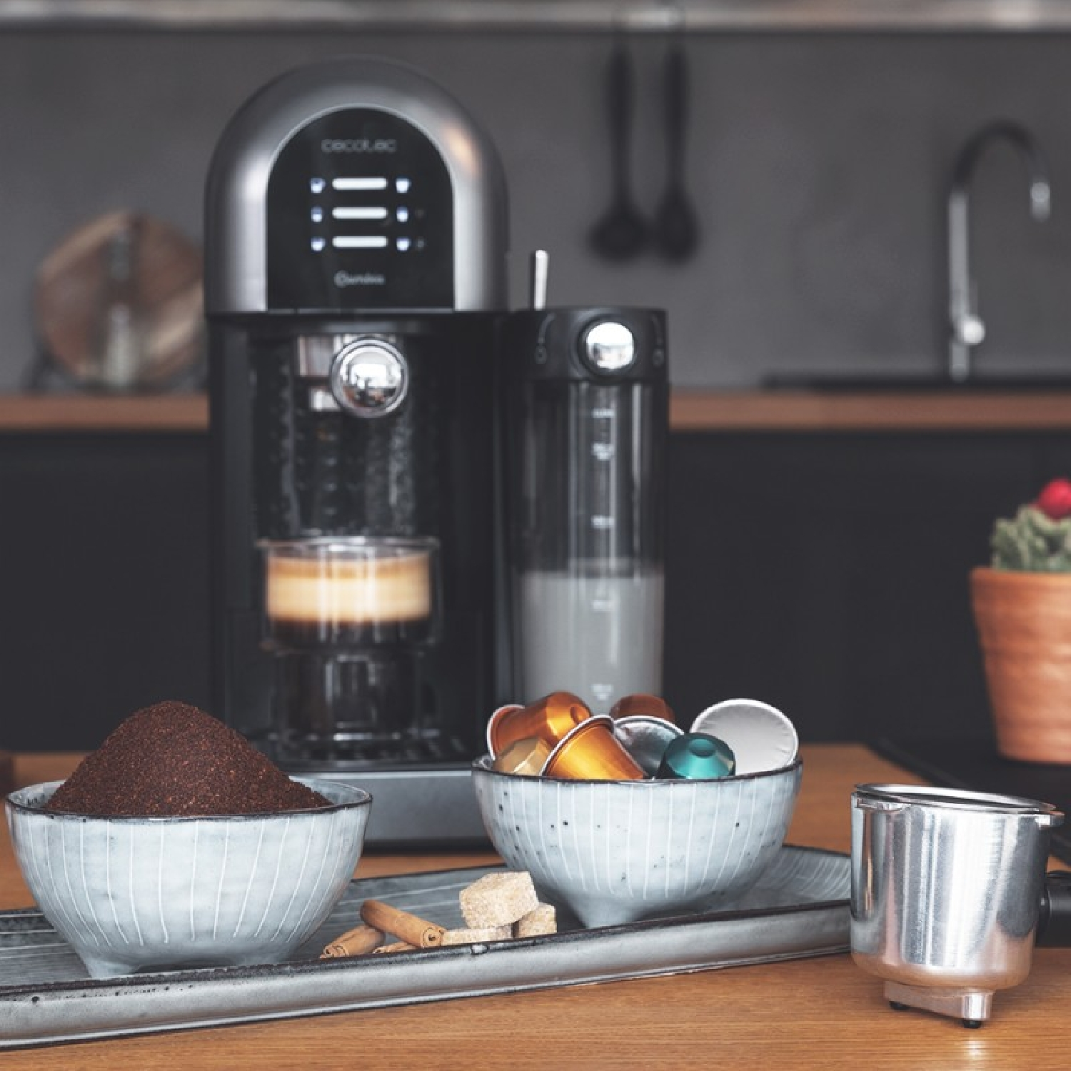 CECOTEC Instant-ccino 20 Chic Serie Nera MACCHINA CAFFÉ AUTOMATICA, Nero
