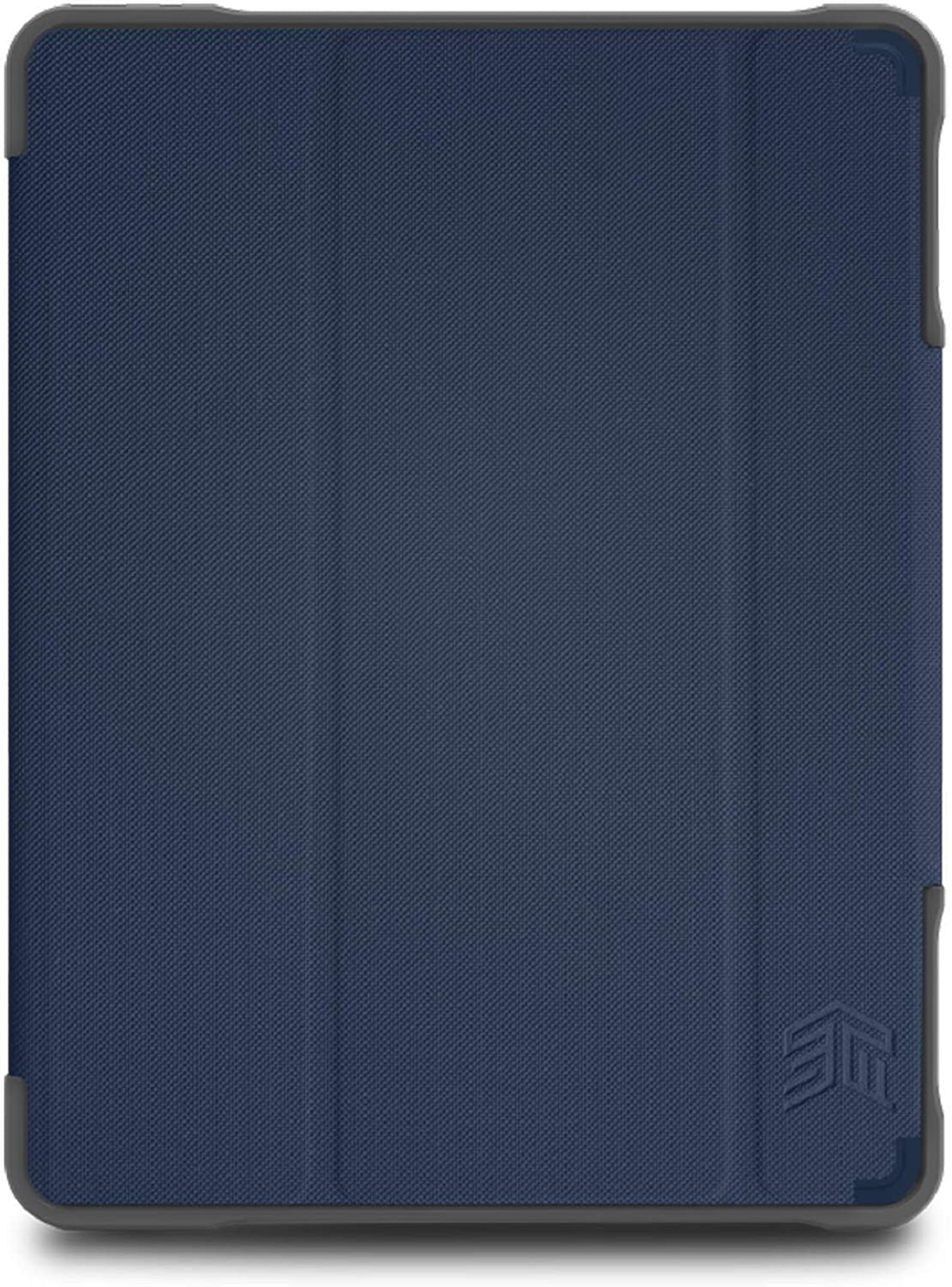 Blaue iPad-Hülle mit geschlossenem Deckel, zeigt ein Logo in der unteren rechten Ecke.