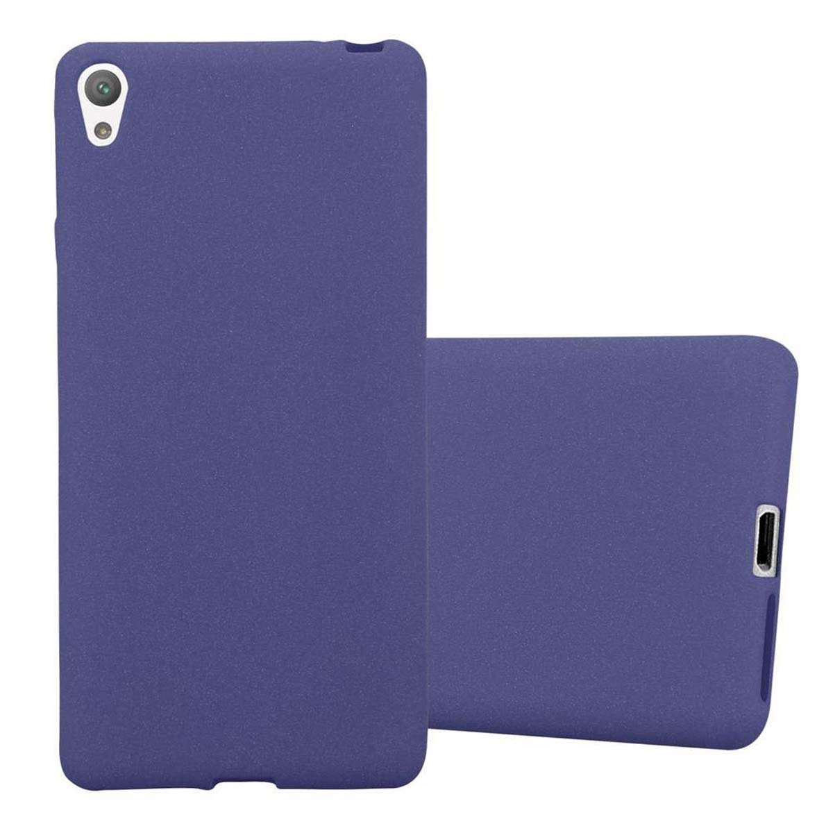 Dos fundas violetas para teléfono. Una abierta, otra cerrada. Fondo blanco.