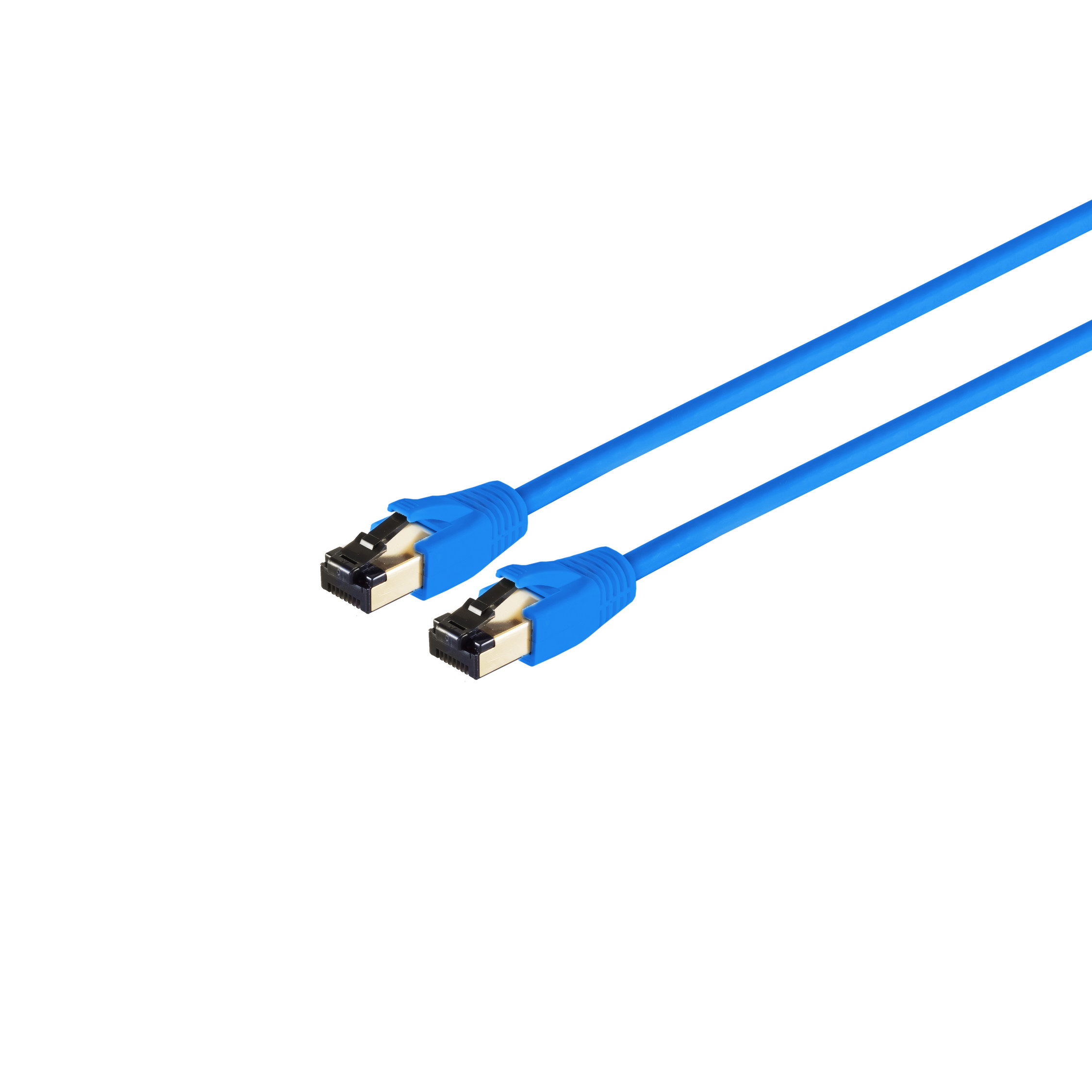 Zwei blaue Netzwerkkabel mit silbernen Steckern auf weißer Oberfläche, aus einem Winkel betrachtet.