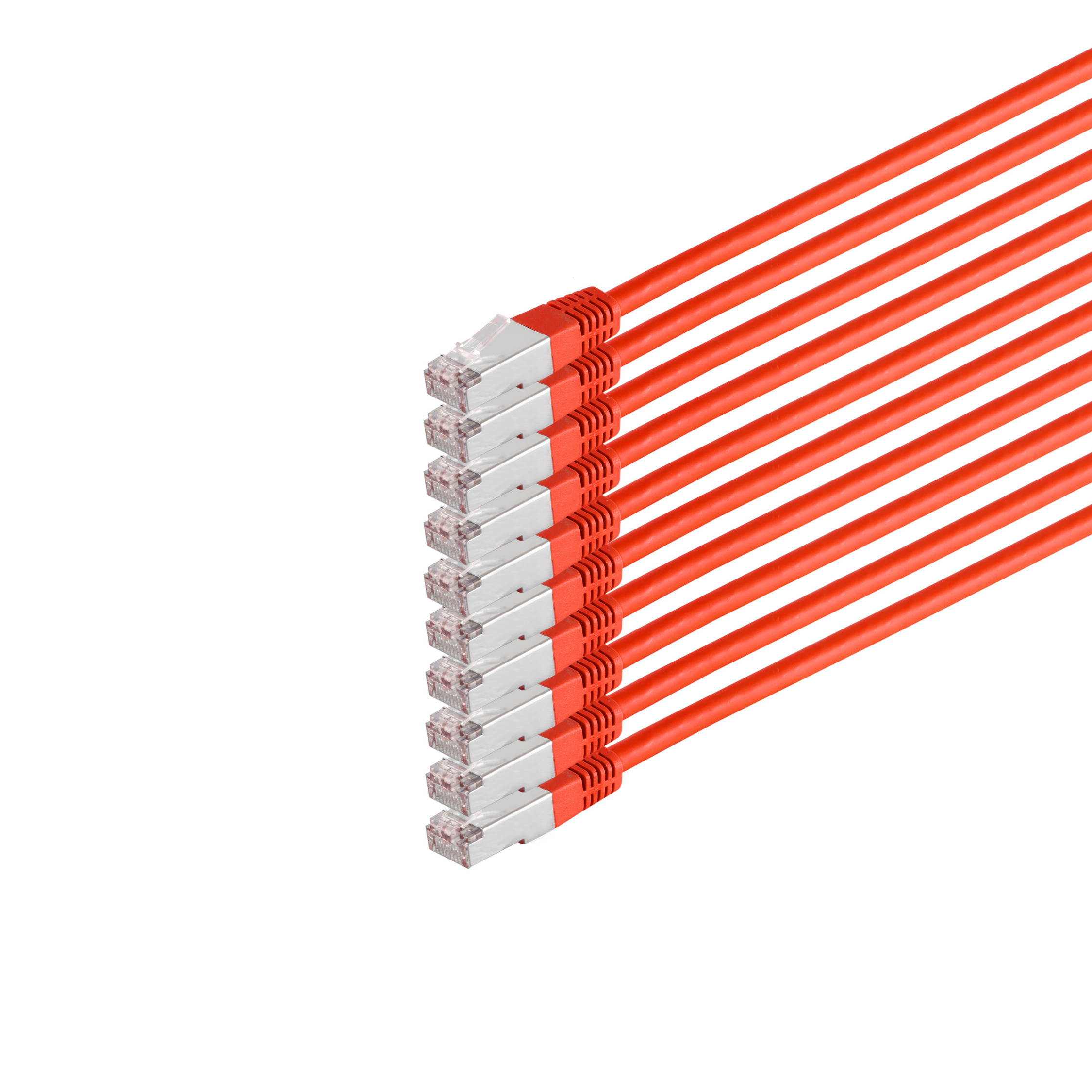 Ein Stapel roter Ethernet-Kabel mit silbernen Steckern auf weißem Hintergrund.