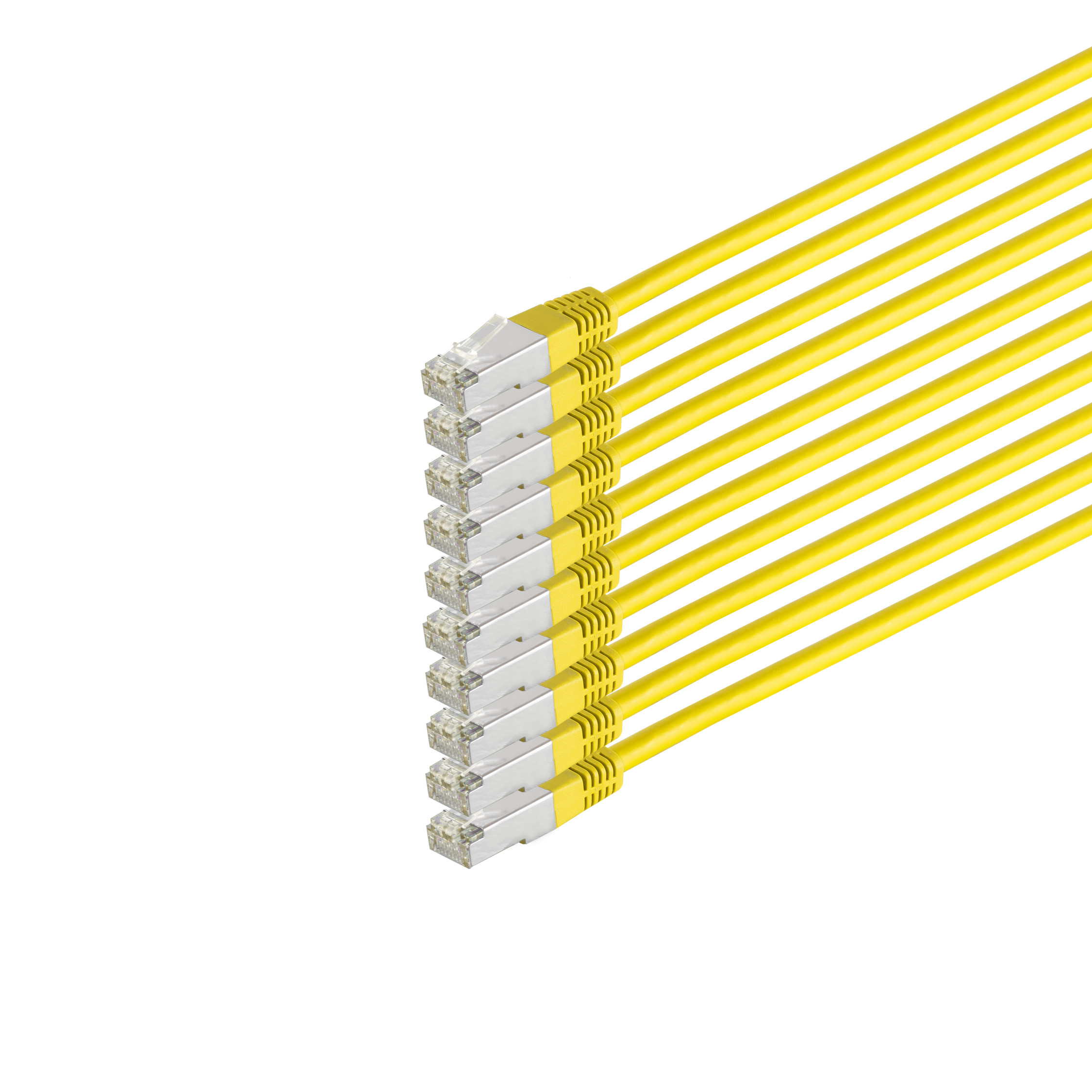Mehrere gelbe Ethernet-Kabel mit Steckern auf weißem Hintergrund.