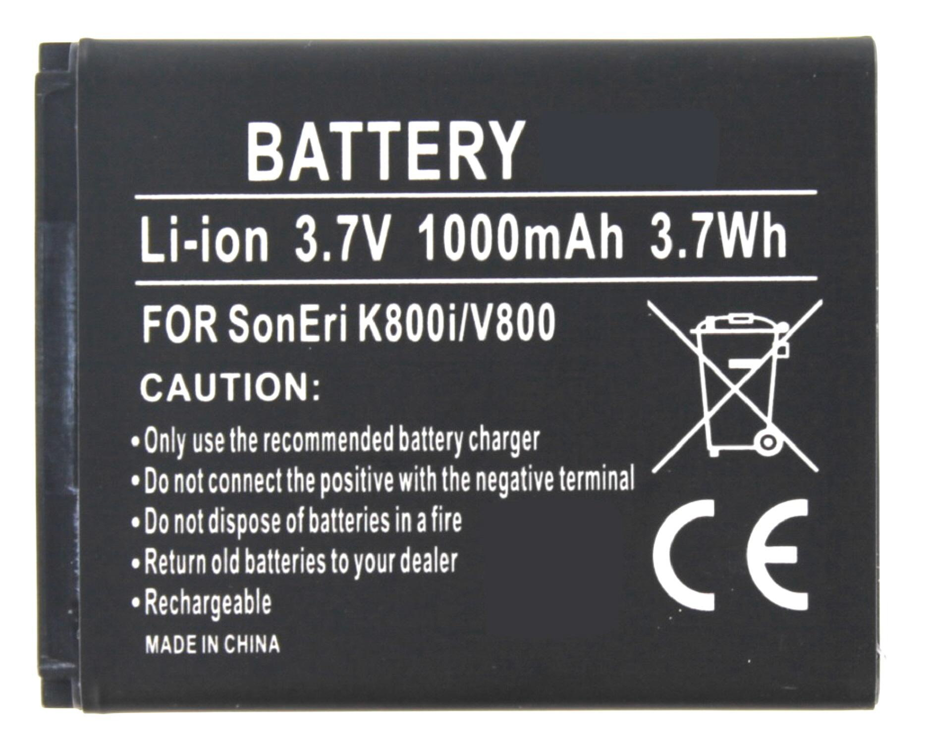 Schwarze Batterie mit weißem Text, einschließlich Warnhinweisen und einem Recyclingsymbol.