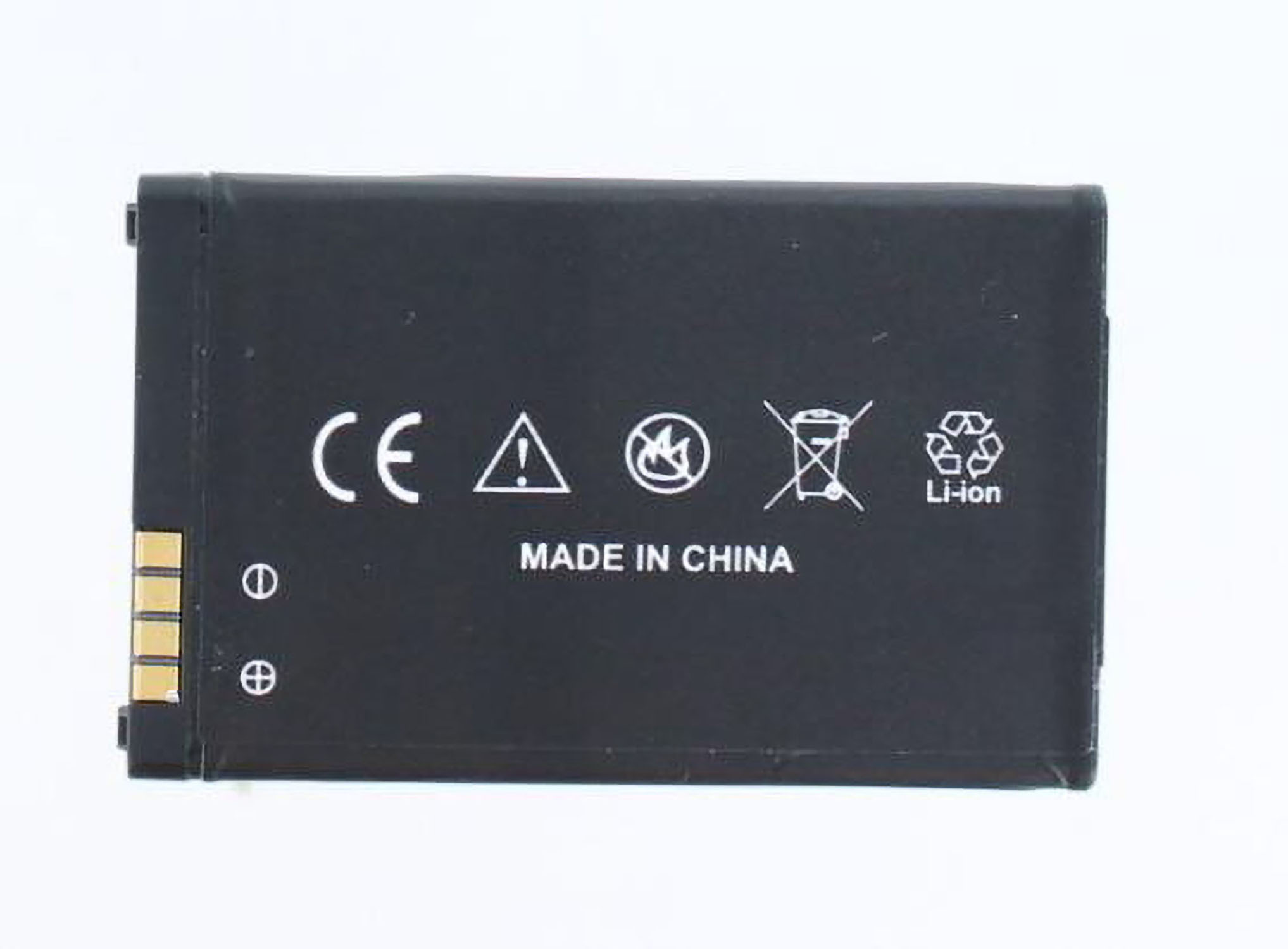 Eine schwarze Batterie mit weißem Text und Symbolen auf weißem Hintergrund.