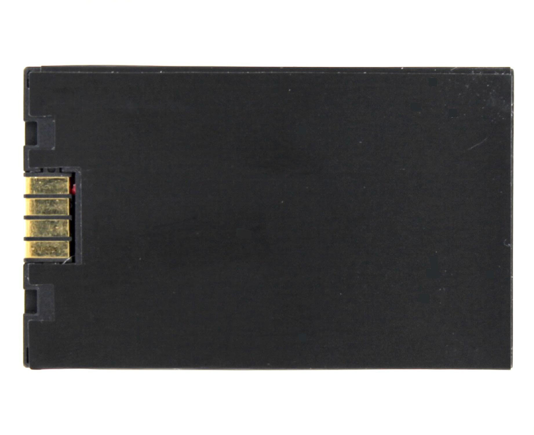 Eine schwarze Batterie mit goldenen Kontakten oben links und einer schlichten schwarzen Oberfläche. Weißer Hintergrund.
