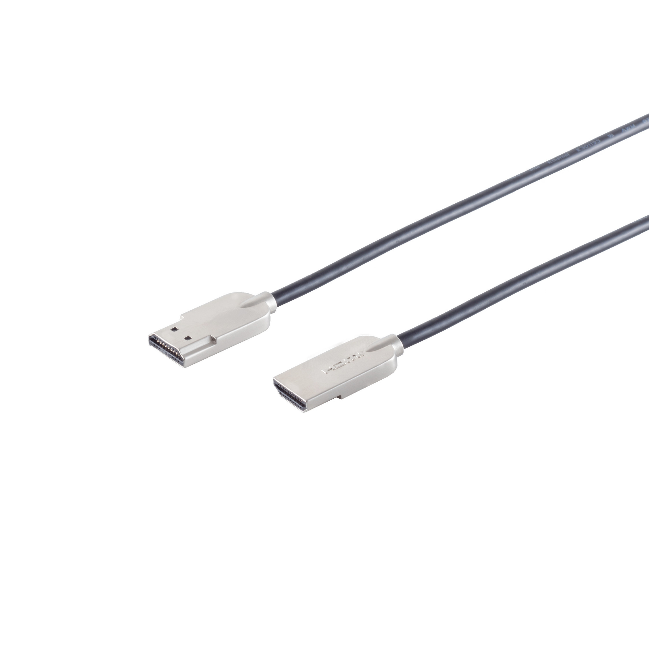 HDMI-Kabel mit Steckern auf weißer Oberfläche, schräge Aufnahme.