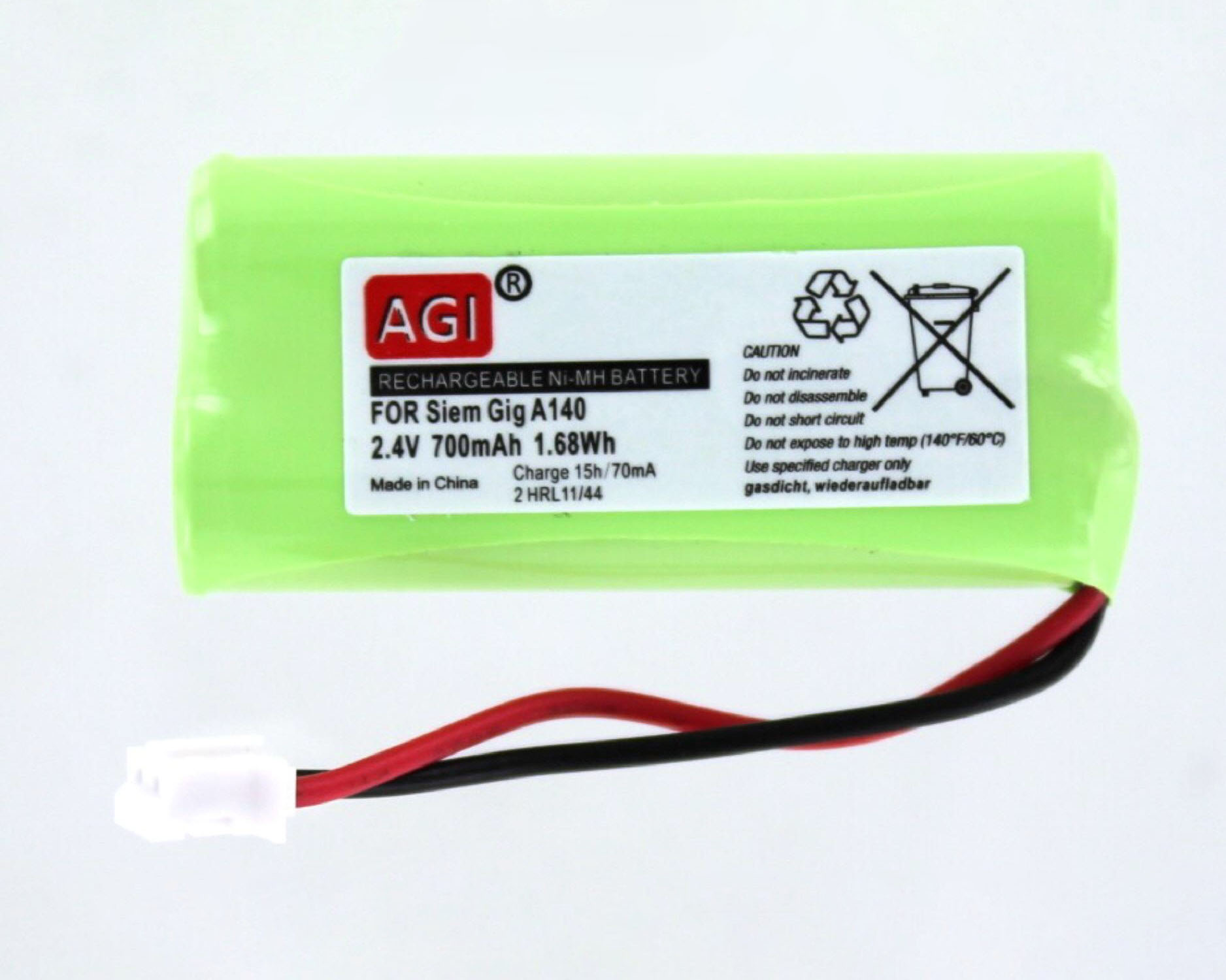 Grüne Batterie mit roten und schwarzen Drähten und weißem Stecker. Auf weißem Hintergrund. Für Siem Gig A140.
