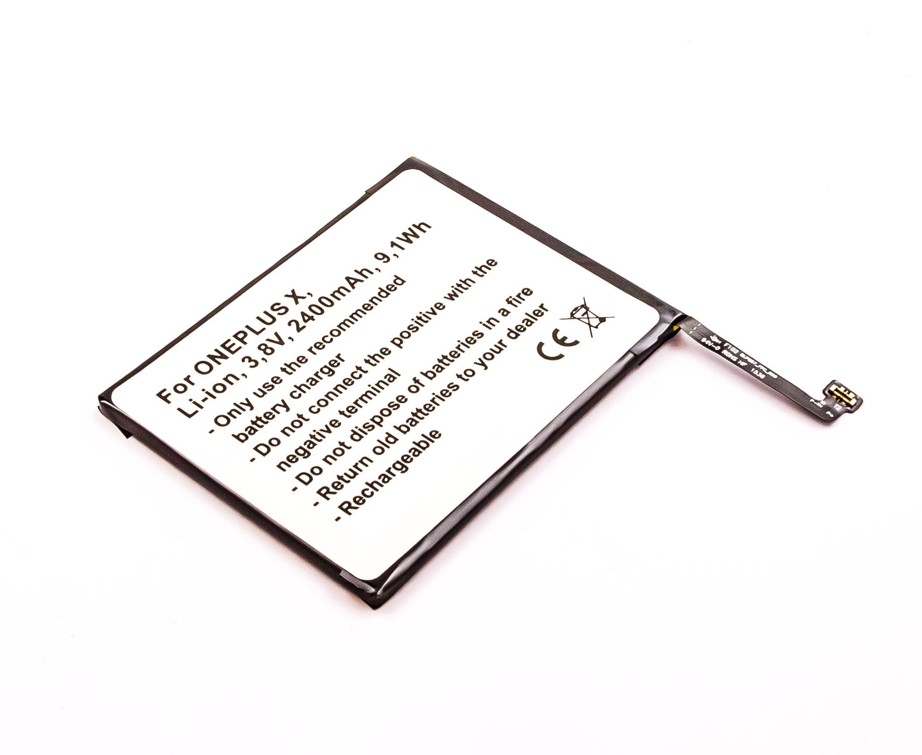 Ein rechteckiger Akku mit Text und Anschlüssen. Weißer Hintergrund.