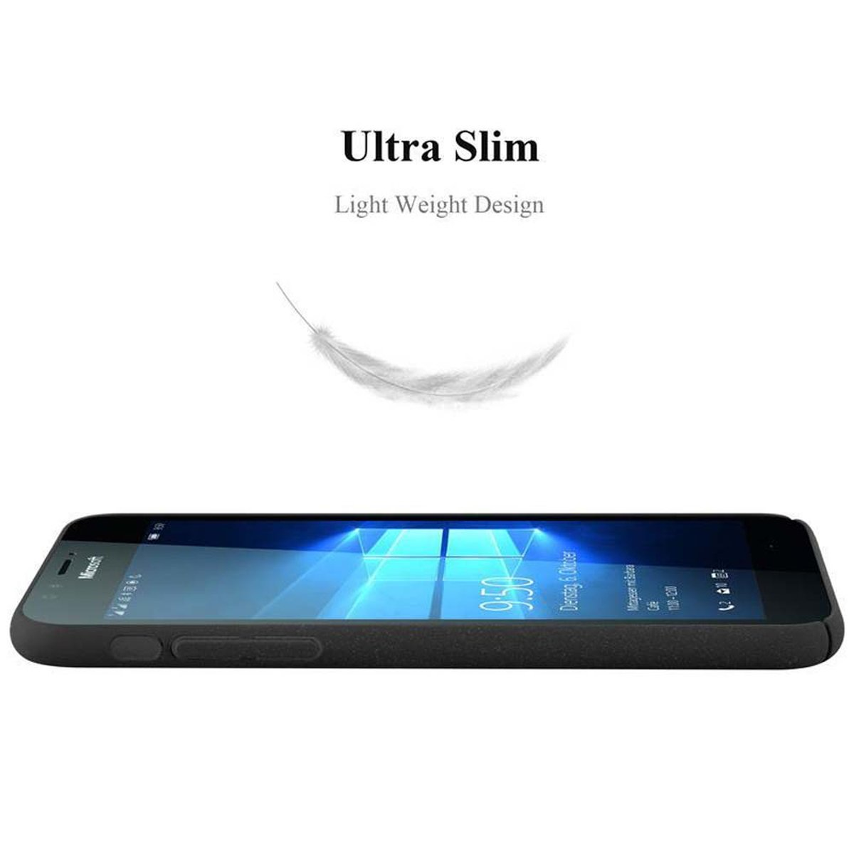 Smartphone nero su una superficie bianca con una piuma.