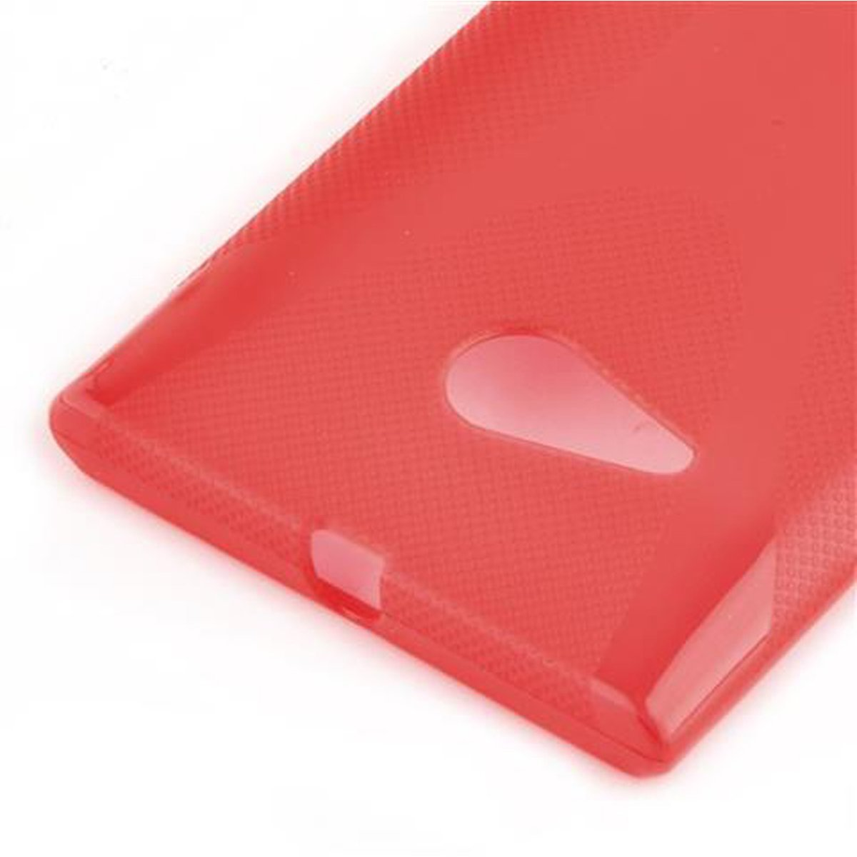 Un primo piano della texture di una custodia per telefono rossa. La custodia ha un foro per la fotocamera.