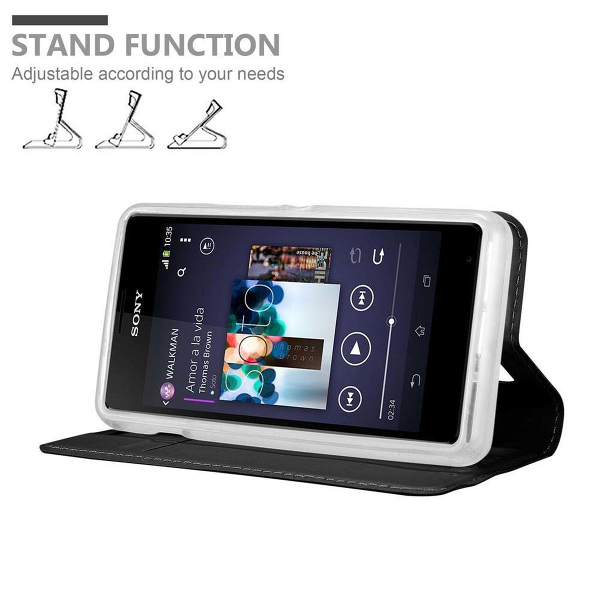 Un teléfono Sony negro en una funda blanca, mostrando una aplicación de música, está apoyado en una funda negra.