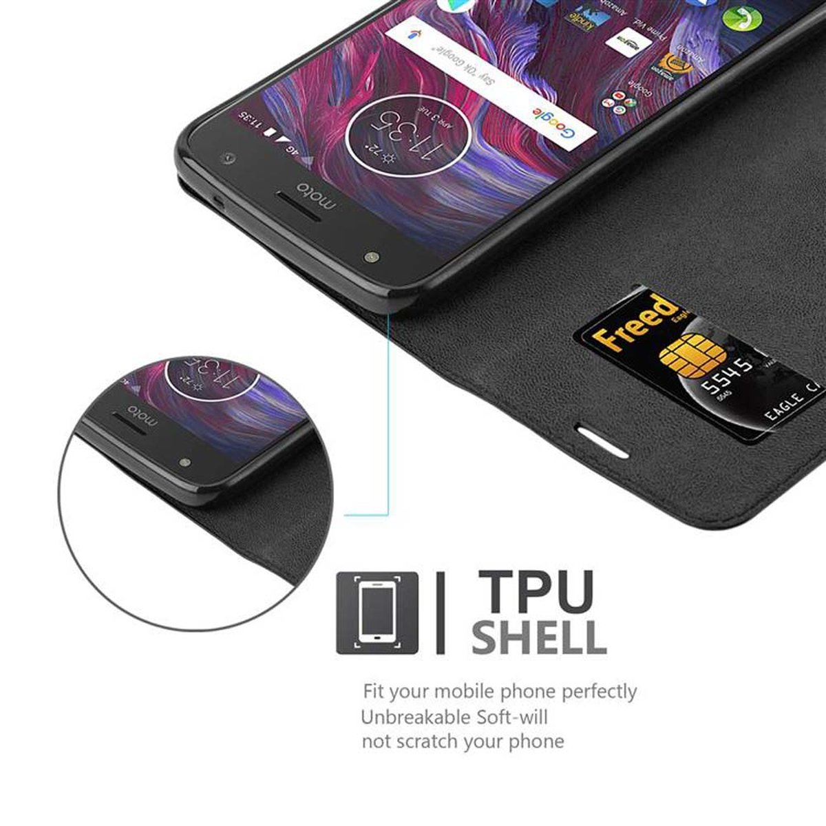 Telefon in schwarzem Etui mit Freed-Karte. Telefon zeigt Apps. Schwarzer Innenraum.