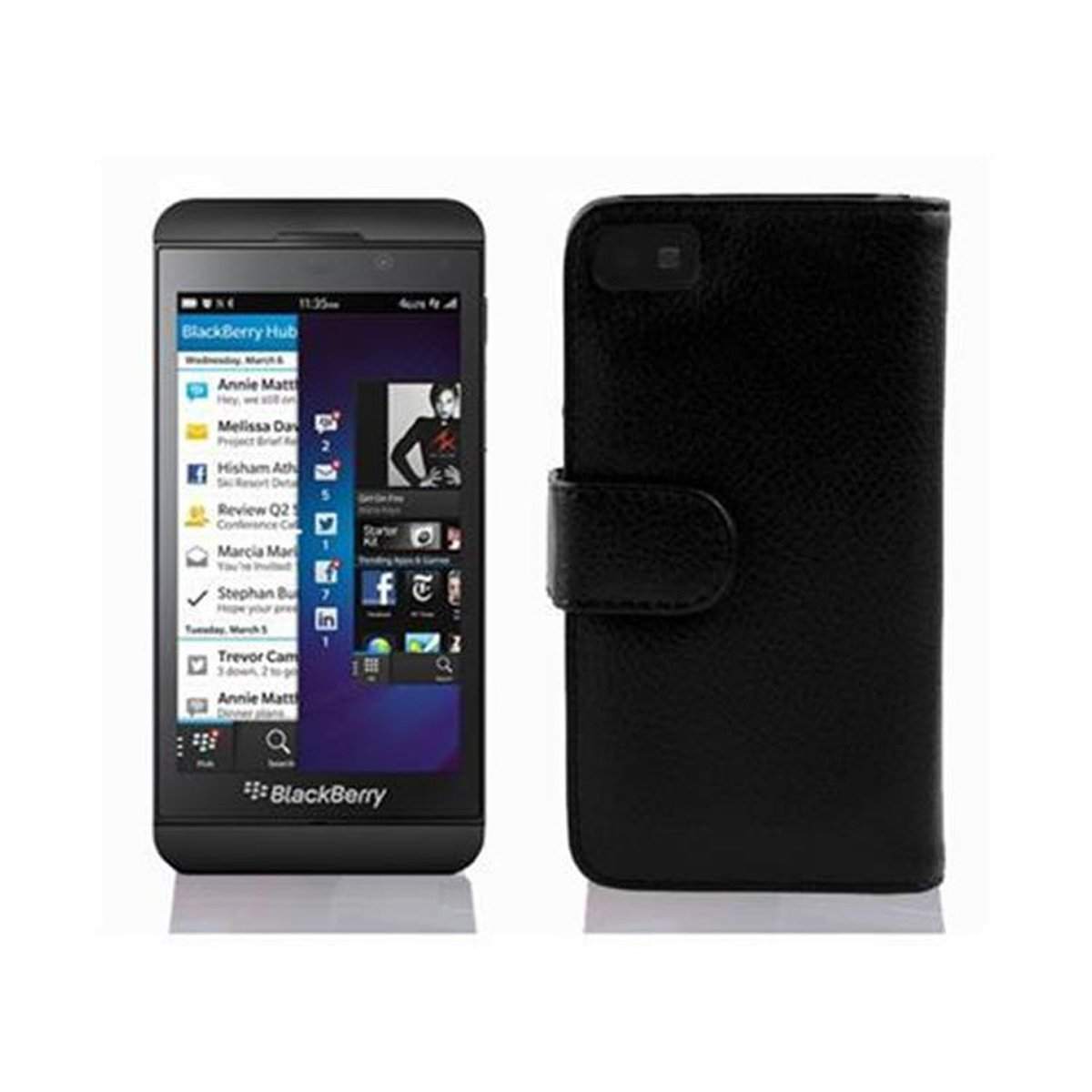 BlackBerry-Telefon und schwarze Ledertasche. Der Telefonbildschirm zeigt die Benutzeroberfläche, die Hülle ist geschlossen.