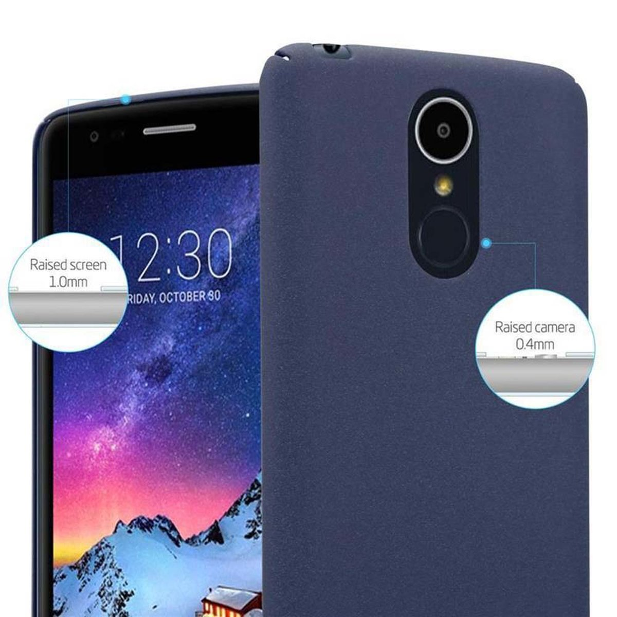Ein dunkelblaues Telefon in einer Schutzhülle. Der Bildschirm und die Kamera sind mit Etiketten versehen.