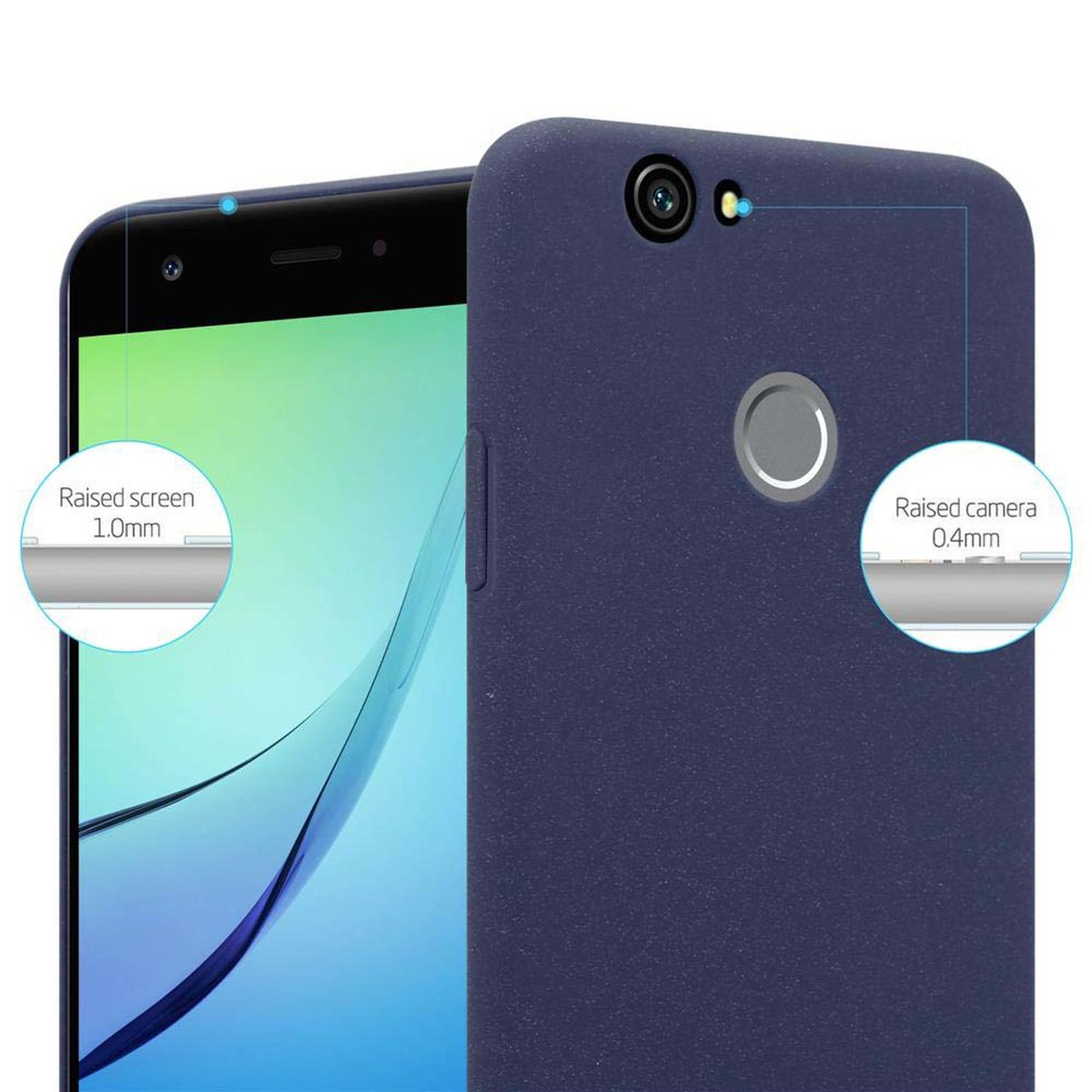 Telefono con custodia, blu scuro. Il testo evidenzia lo schermo e la fotocamera rialzati. La custodia ha fori per fotocamera e pulsanti.
