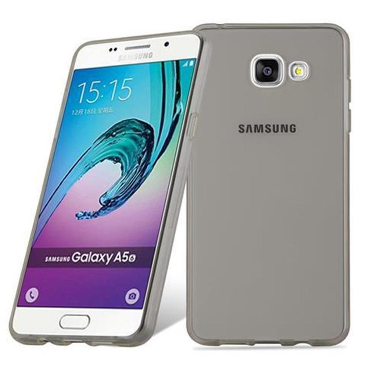 Due telefoni. Uno bianco, uno grigio, entrambi con custodie. Logo Samsung visibile.