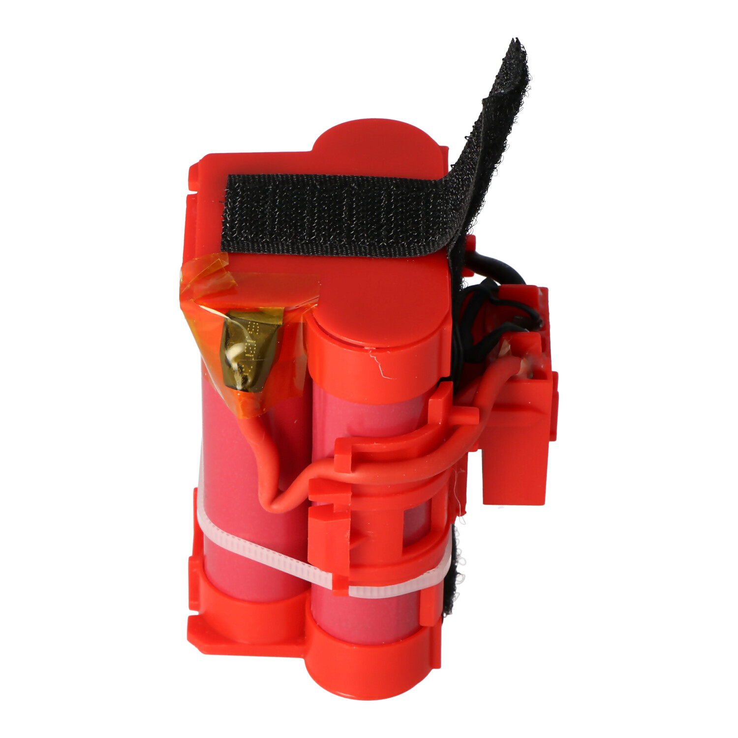 Ein rotes Akkupack mit schwarzem Riemen. Drähte und Anschlüsse sichtbar. Weißer Hintergrund.