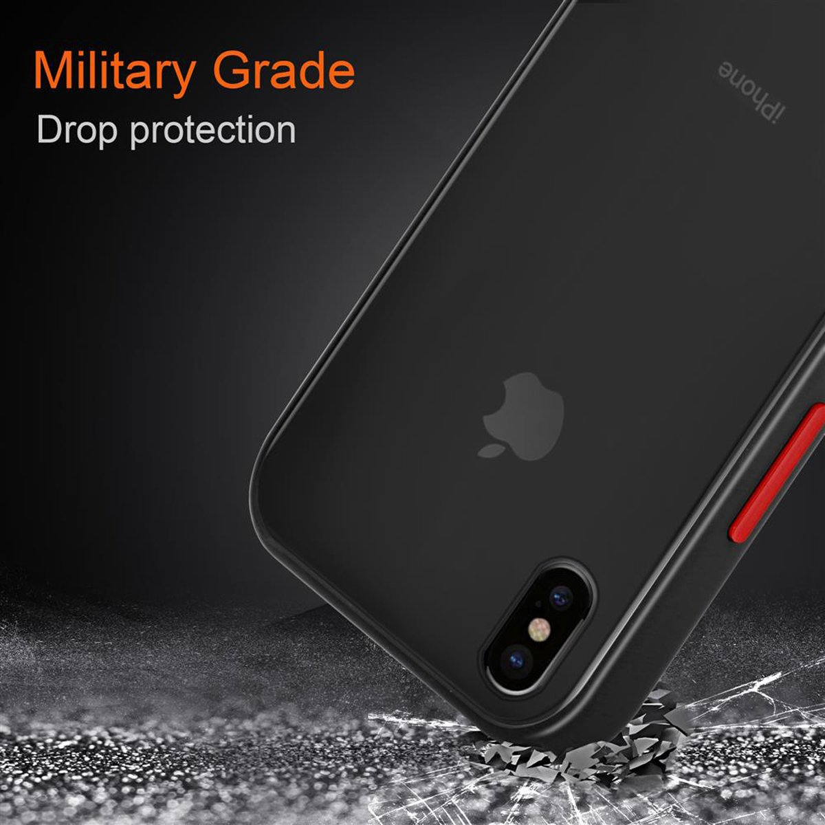Custodia per telefono nera con dettagli rossi, testo 'Military Grade' e superficie incrinata.