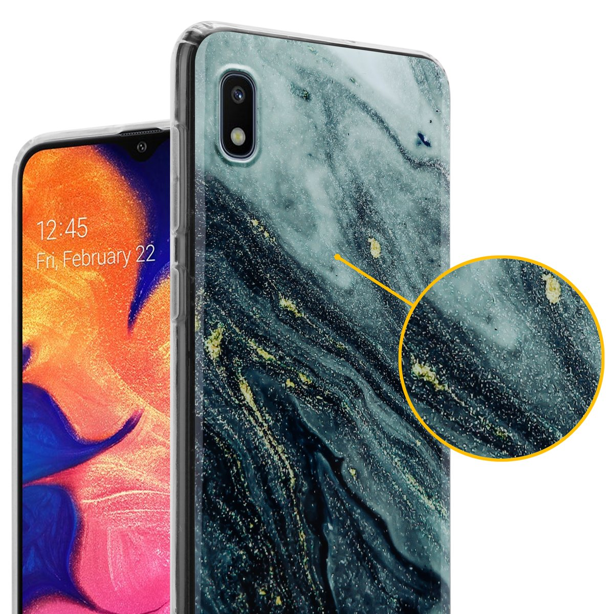 Una custodia per telefono con un design marmorizzato in tonalità di grigio e oro. Un primo piano mostra la texture della custodia.