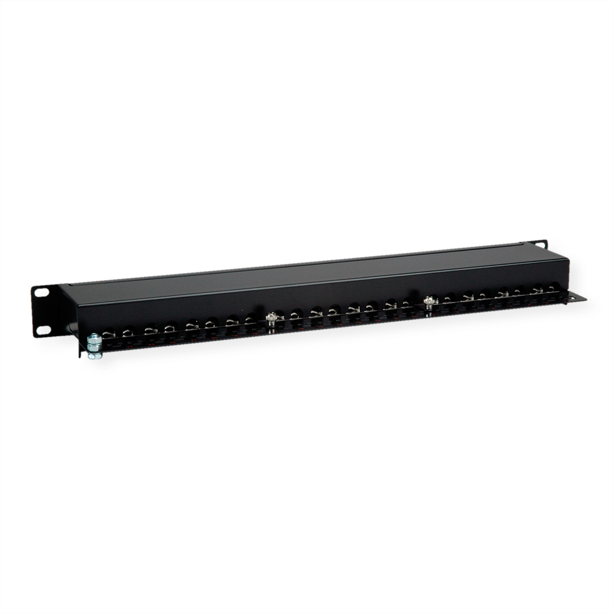 Un panneau noir pour montage en rack avec plusieurs ports de connexion. Fond blanc.