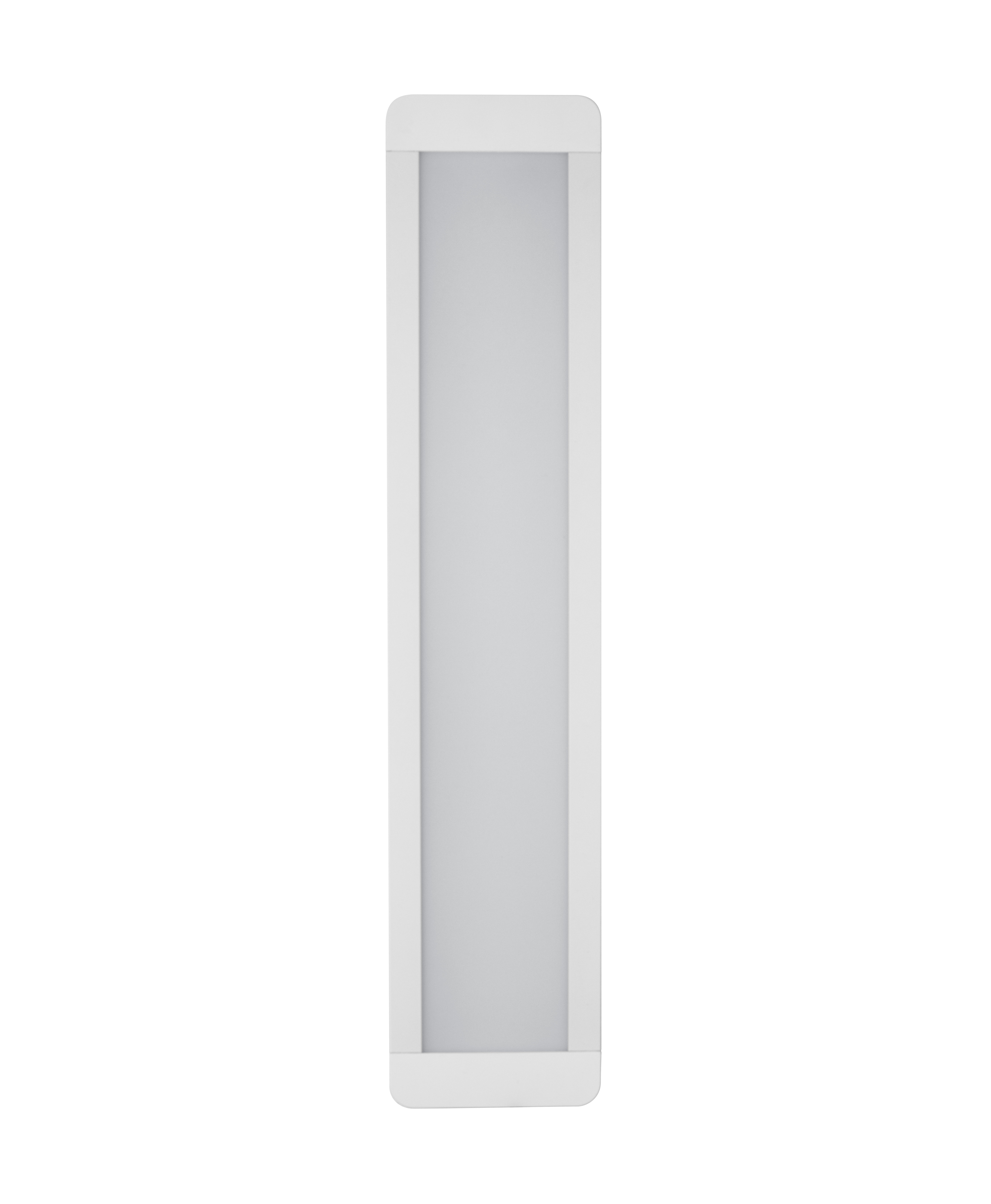 Un long luminaire LED rectangulaire blanc sur fond blanc. C'est un design simple.