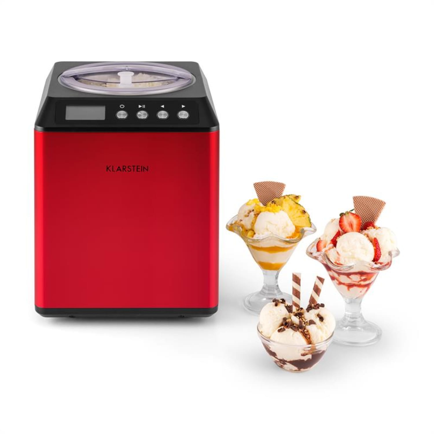 Gelatiera rossa con gelato in bicchieri su sfondo bianco.